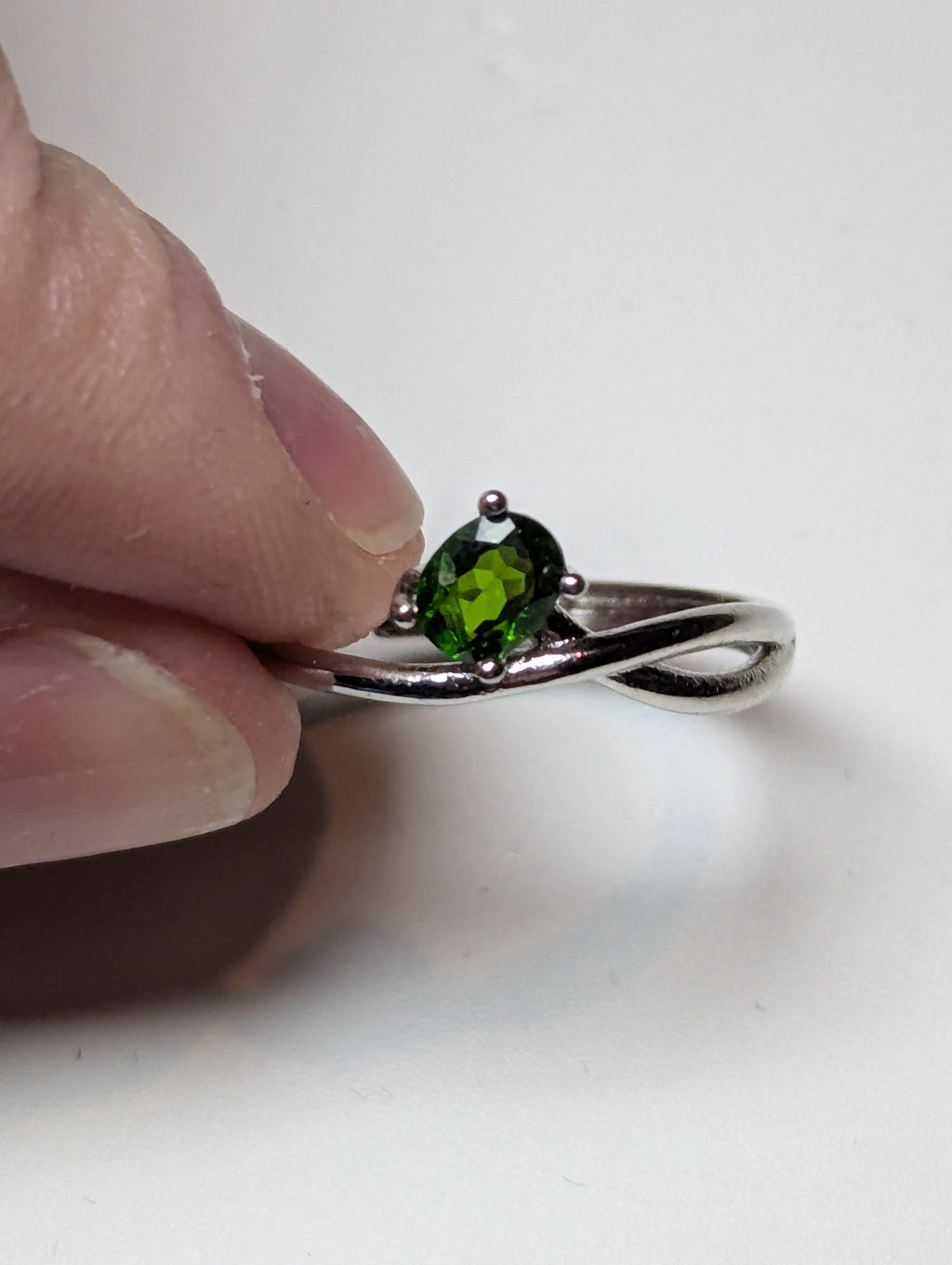 1 Carrot Emerald Adjustable ring