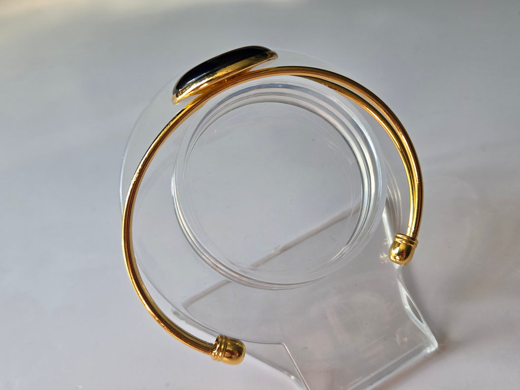 Crystal cabochon bracelet