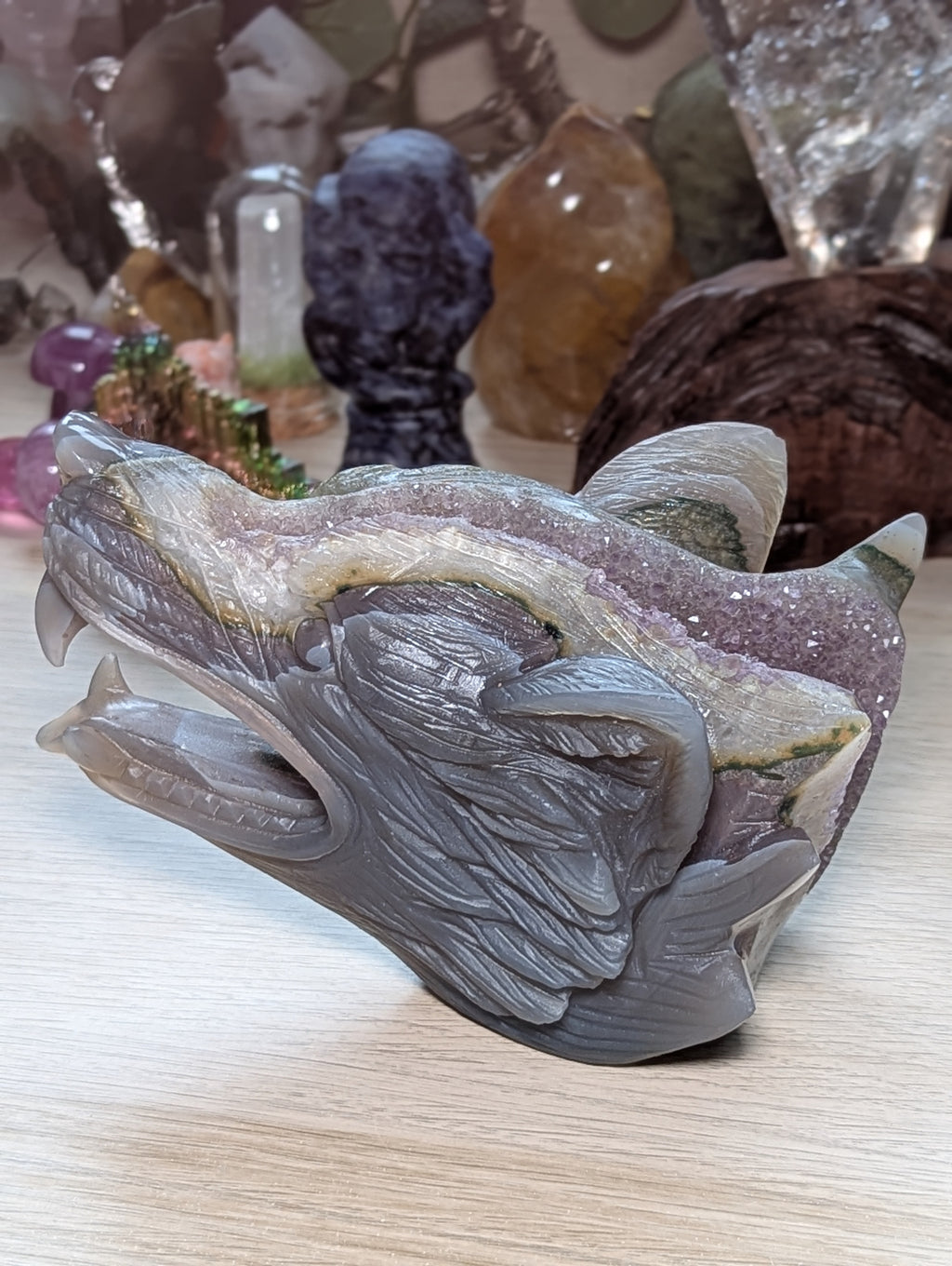 Large Amethyst Agate crystal Wolf carving