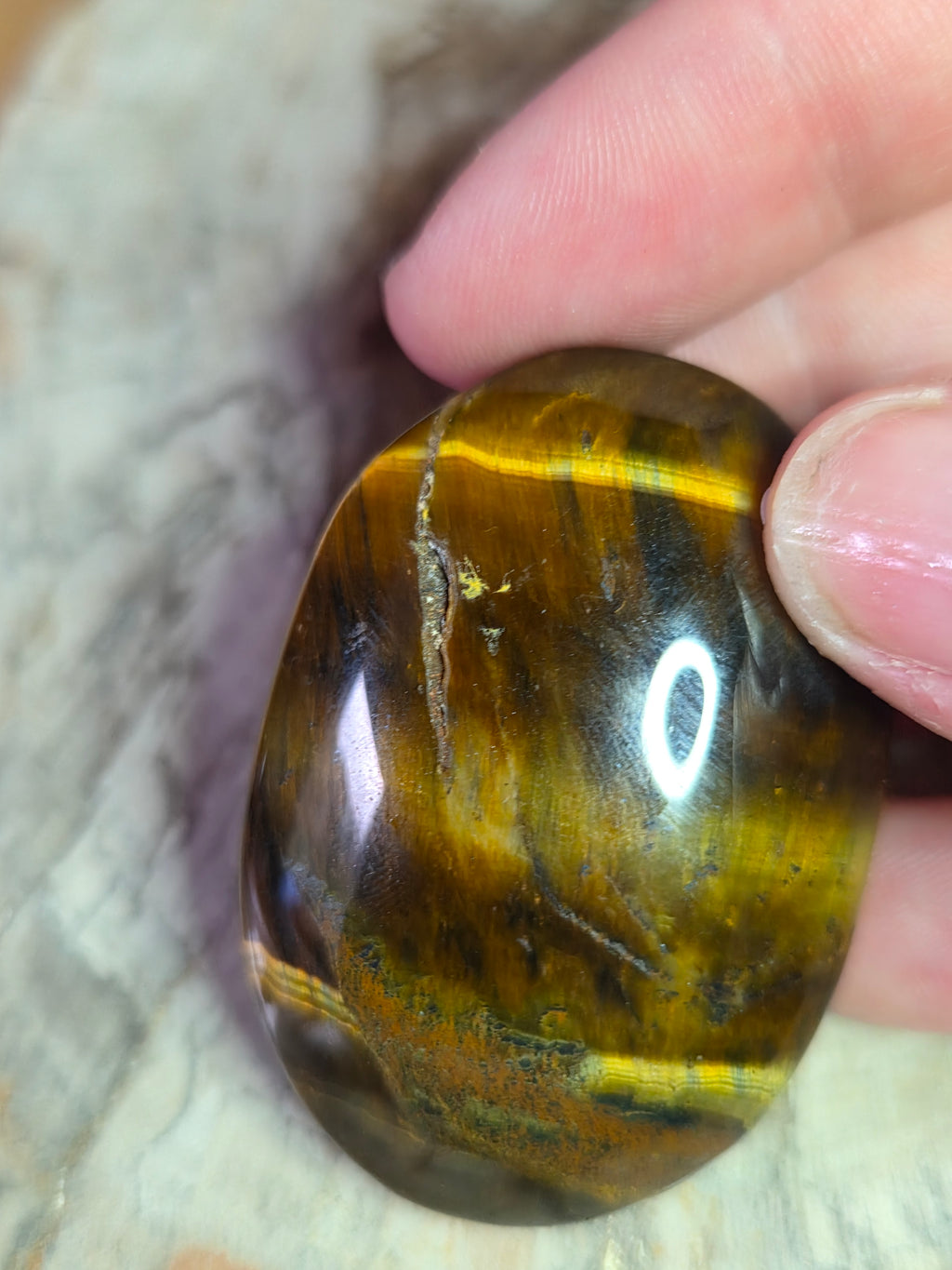 Tigers eye crystal palm stone