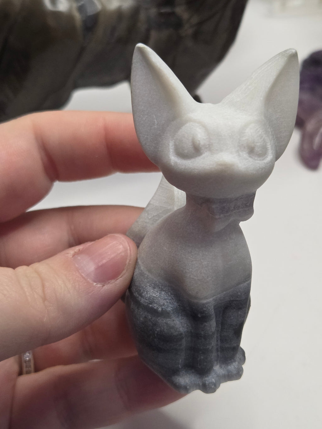 Tai chi crystal cat carving