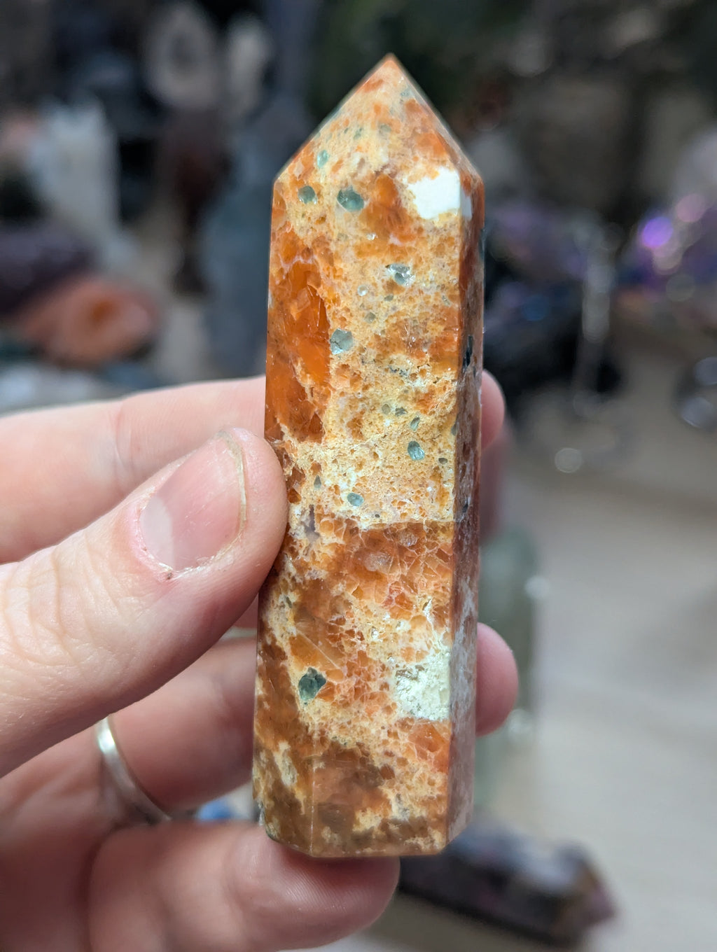 Sunstone with Apatie crystal tower
