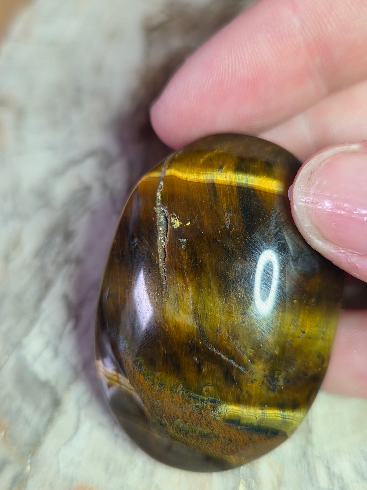 Tigers eye crystal palm stone