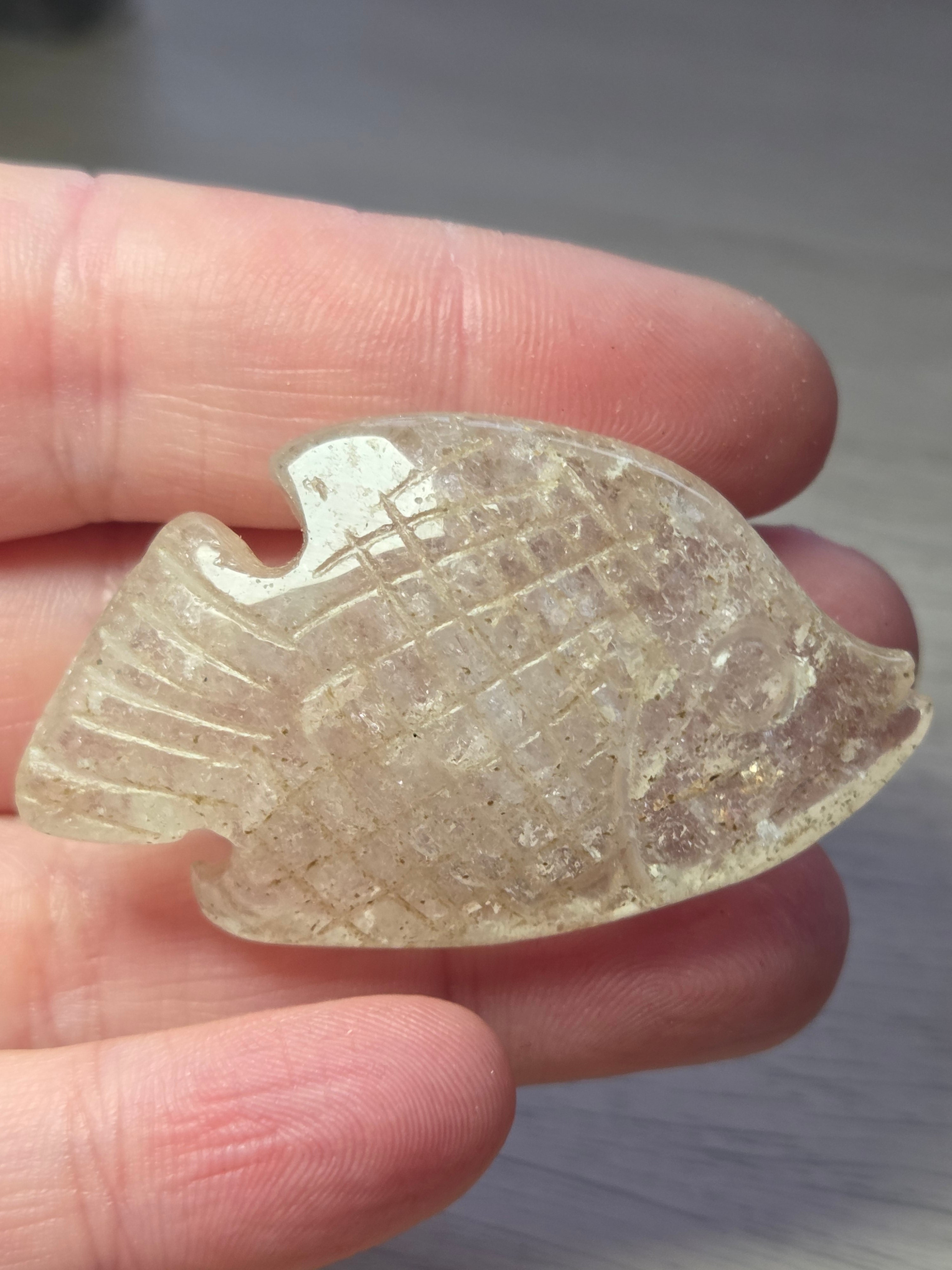 Garden quartz crystal fish carving