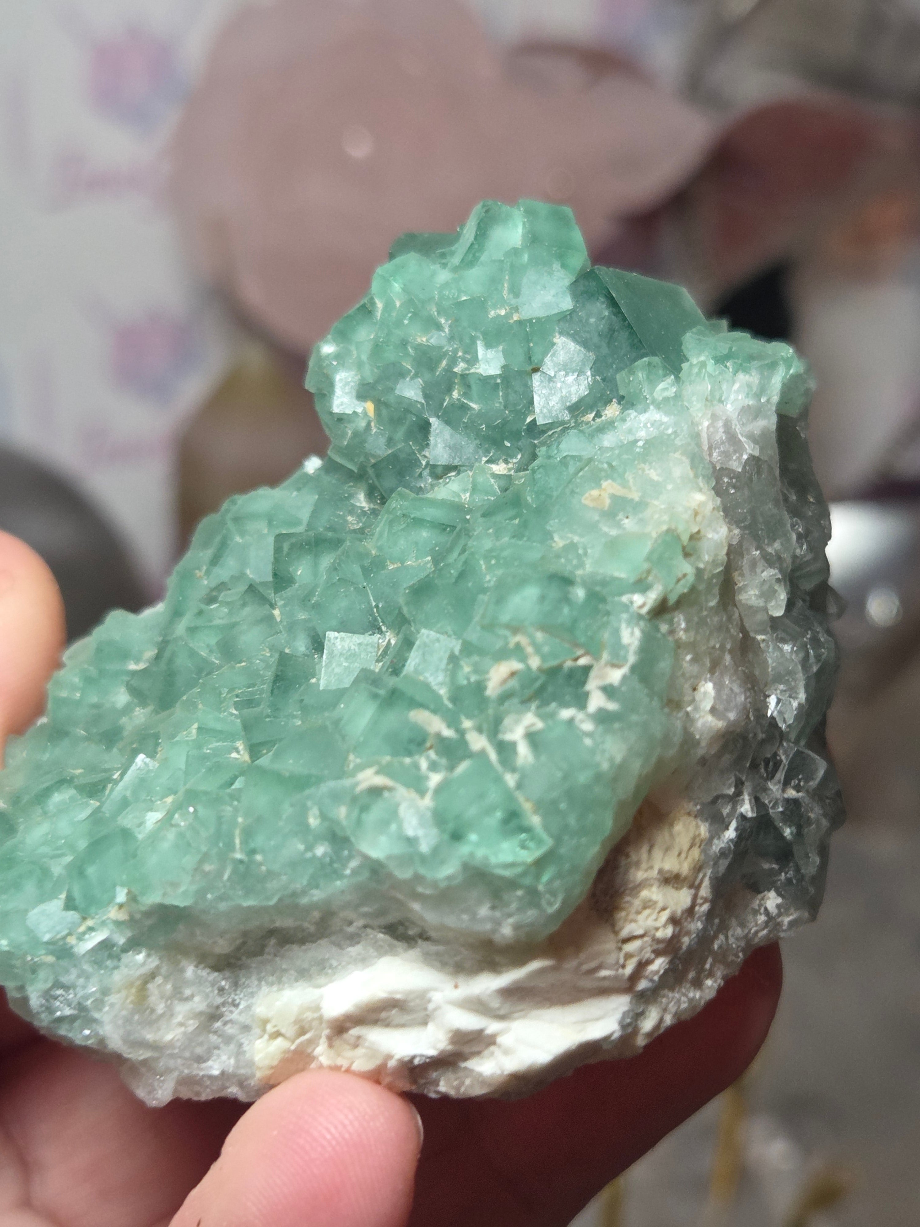 Amazing  Pakistan flourite with Amazing  blue  UV with stand