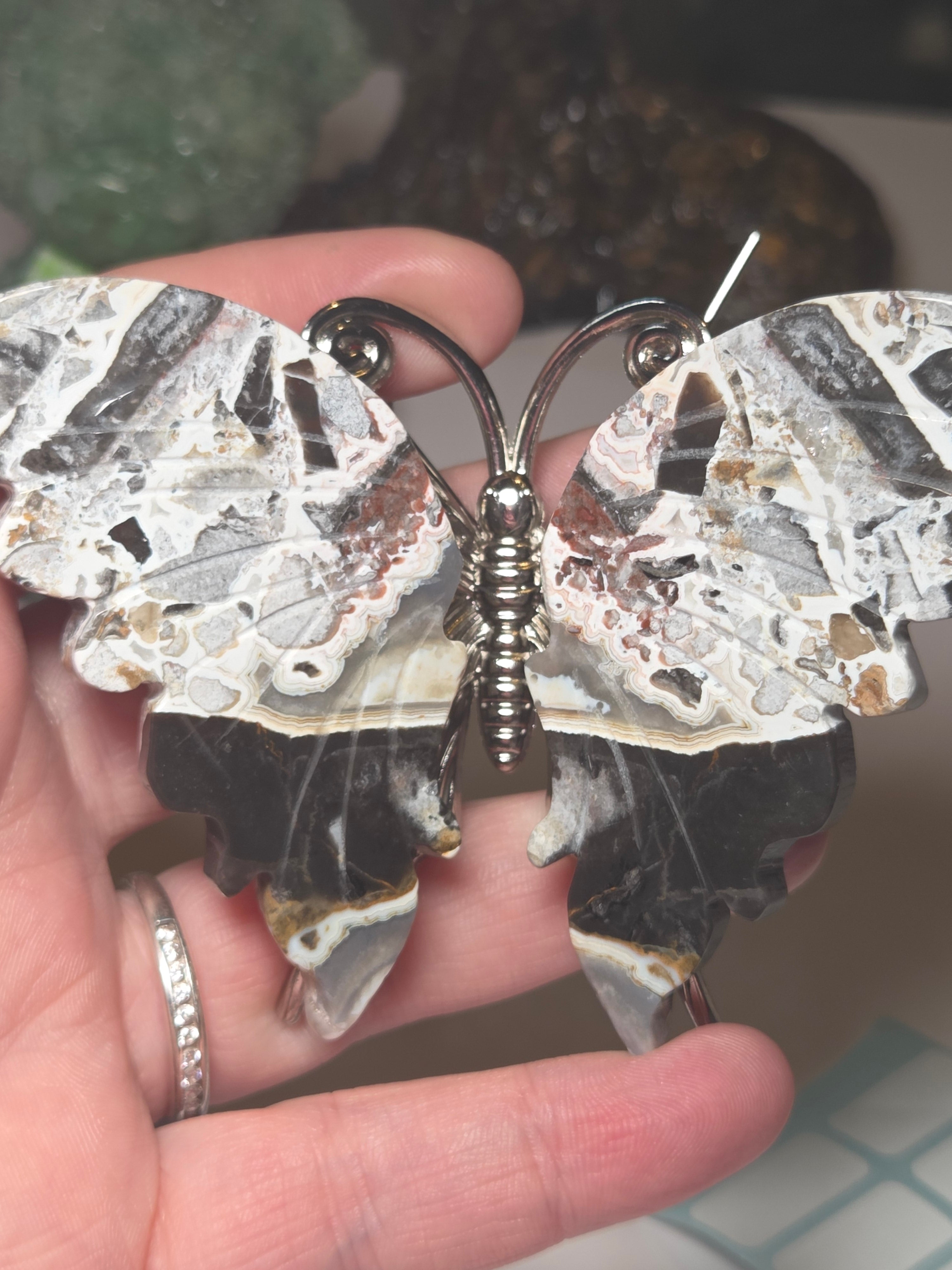 Agate crystal butterfly carving