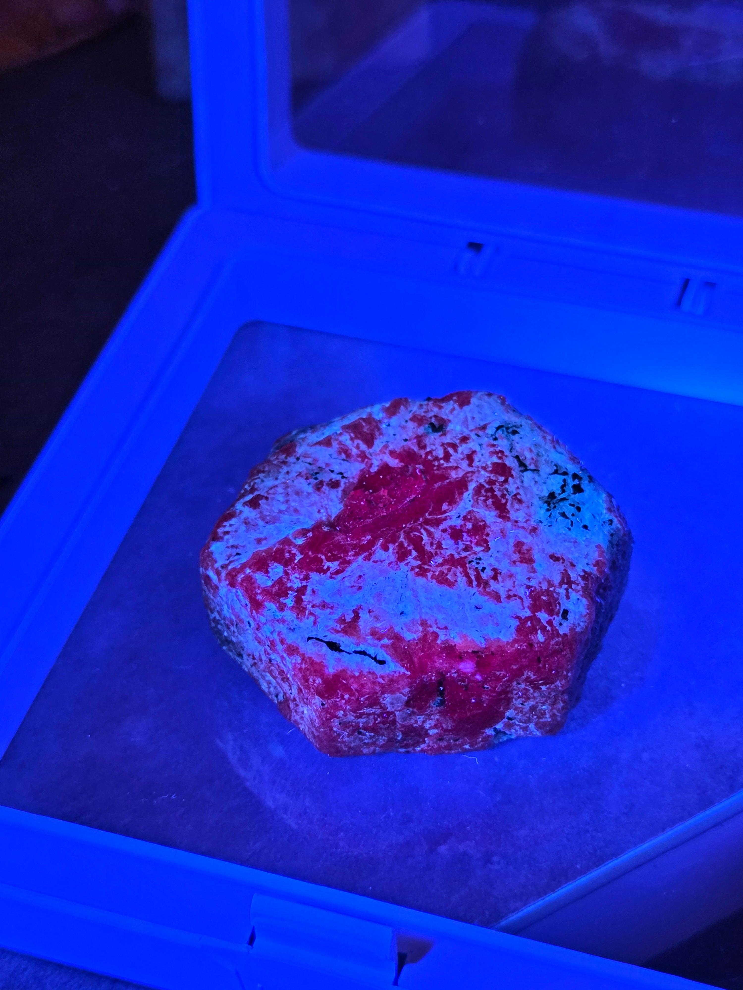 Natural ruby in raw form comes with case