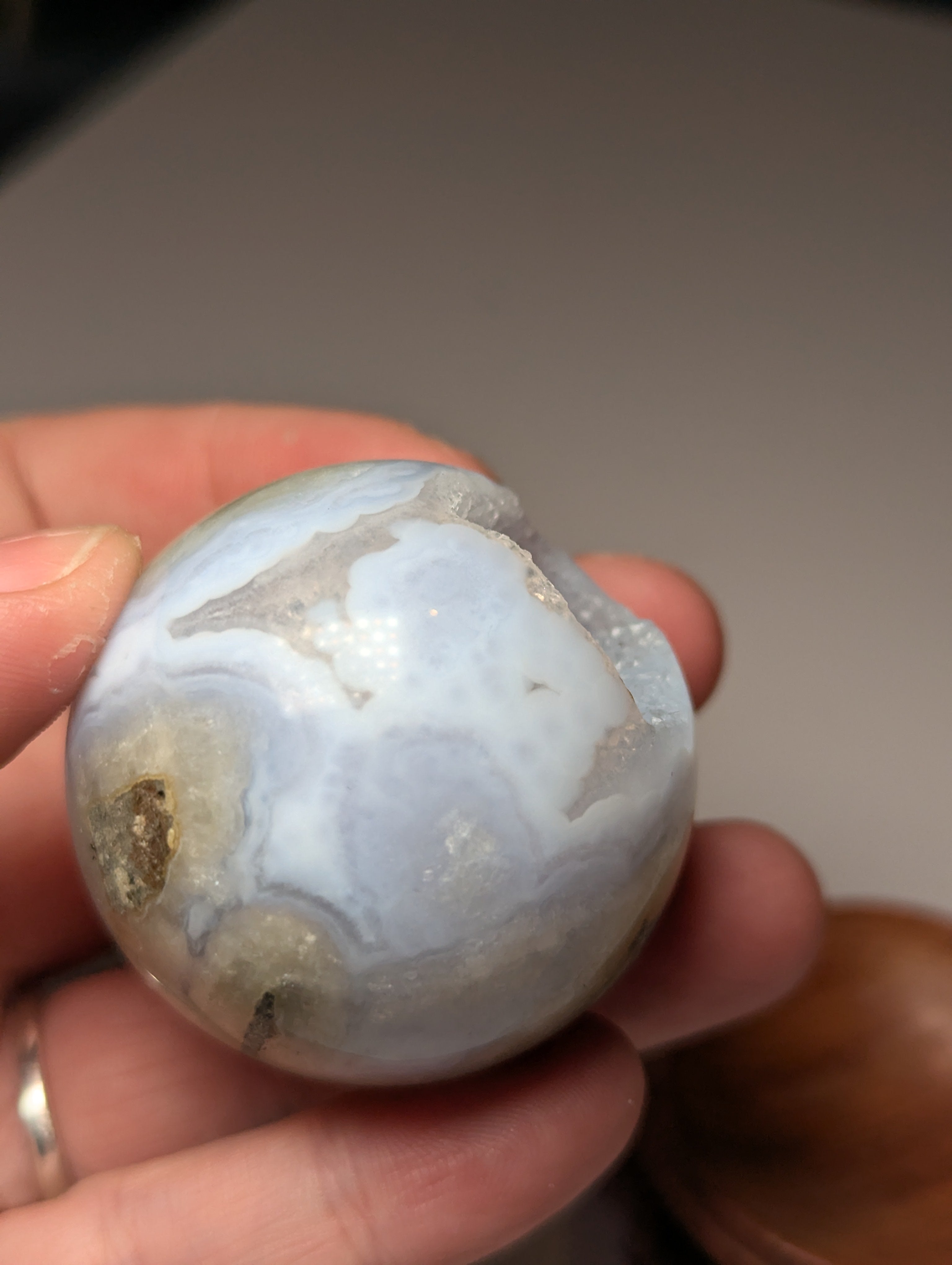 Blue lace agate with open duzy