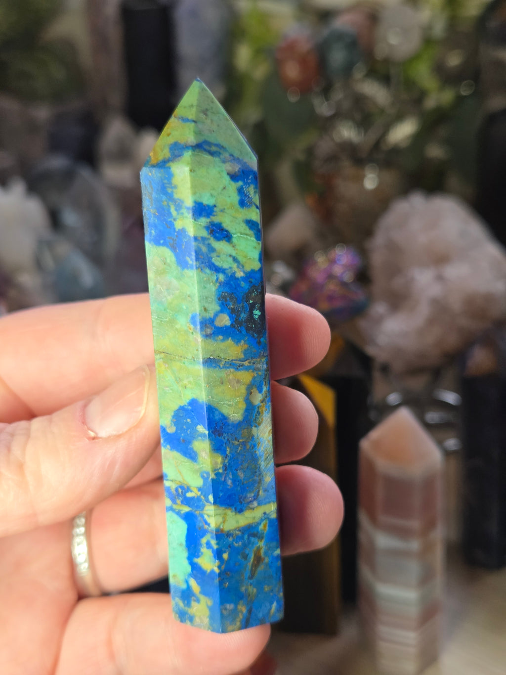 Quanto Quantum crystal tower carving