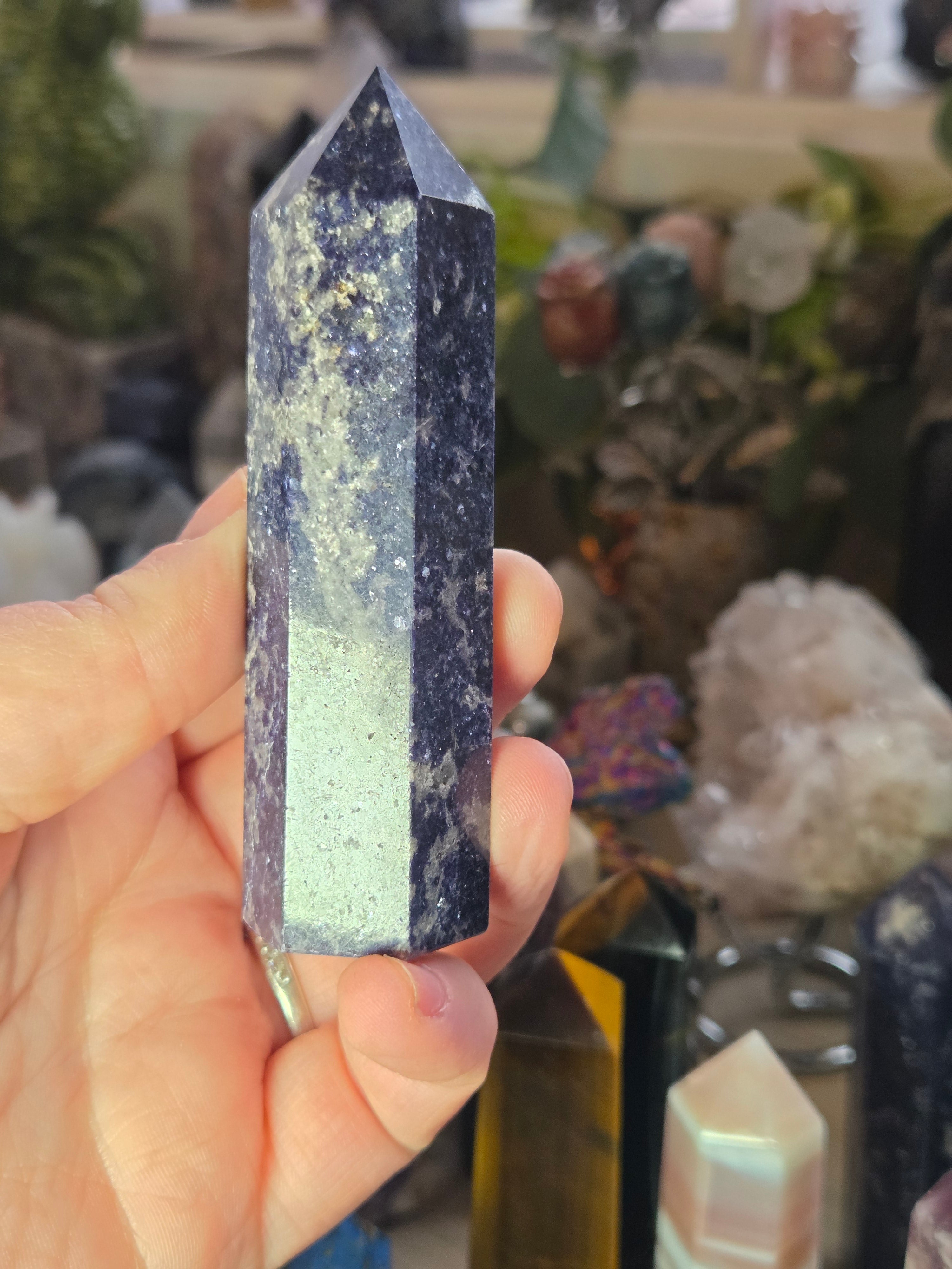 Blue mica crystal tower carving