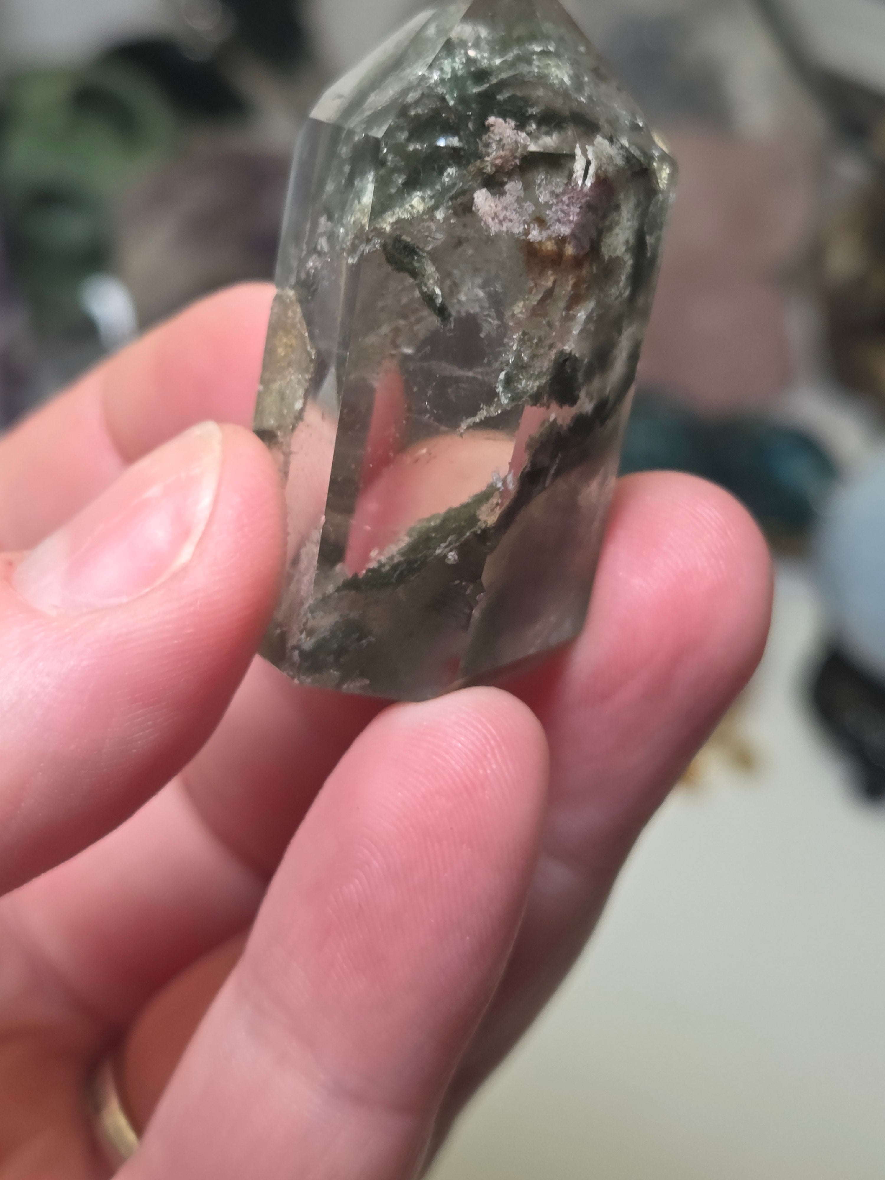 Grade A Garden quartz crystal tower carving