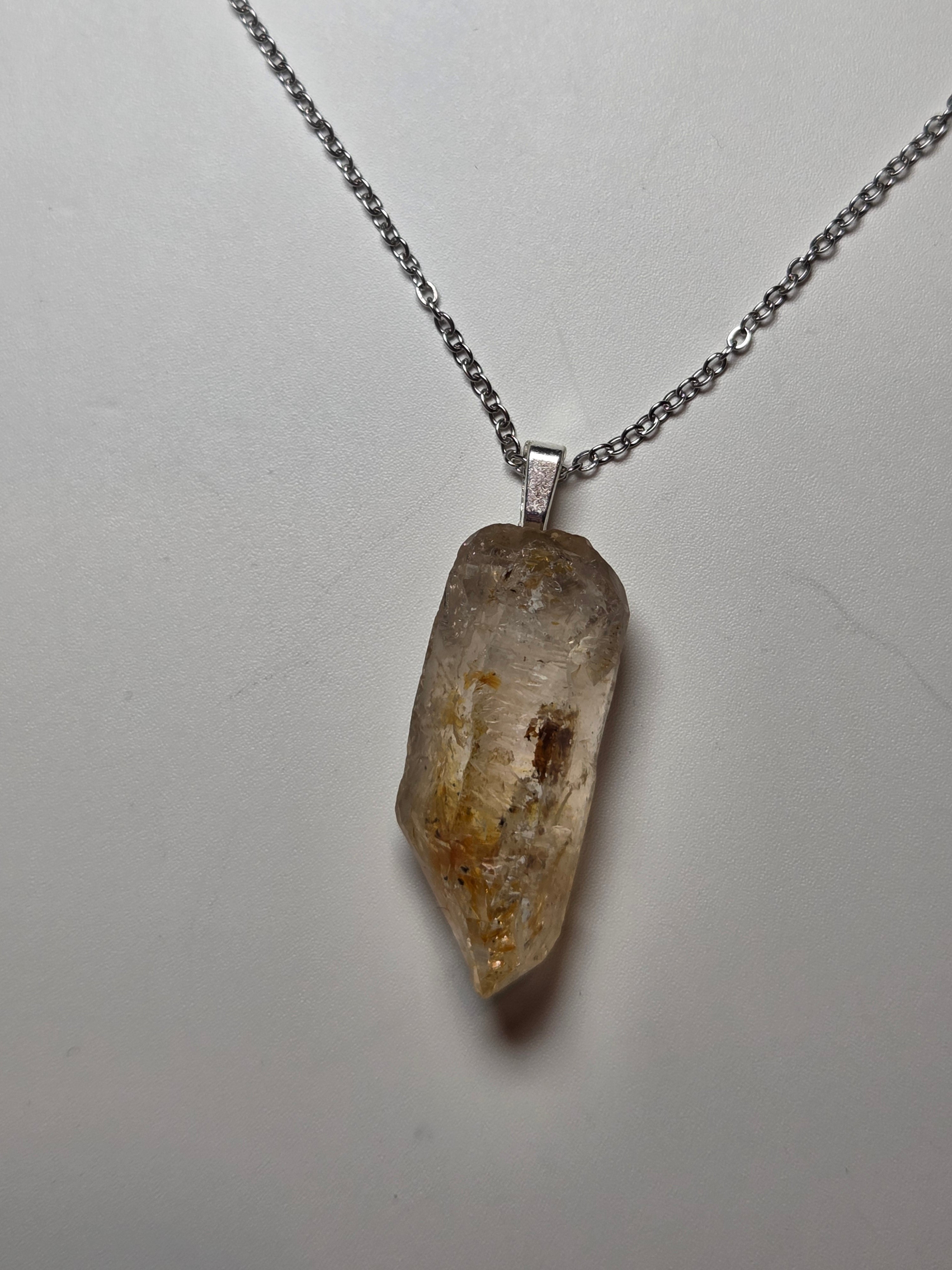 Petroleum crystal handmade necklace UV reaction