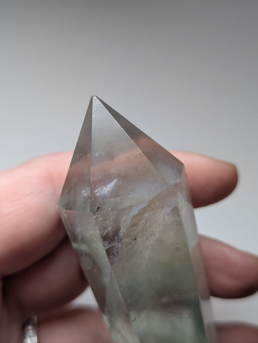 Green flouite crystal wand with stand UV reactive