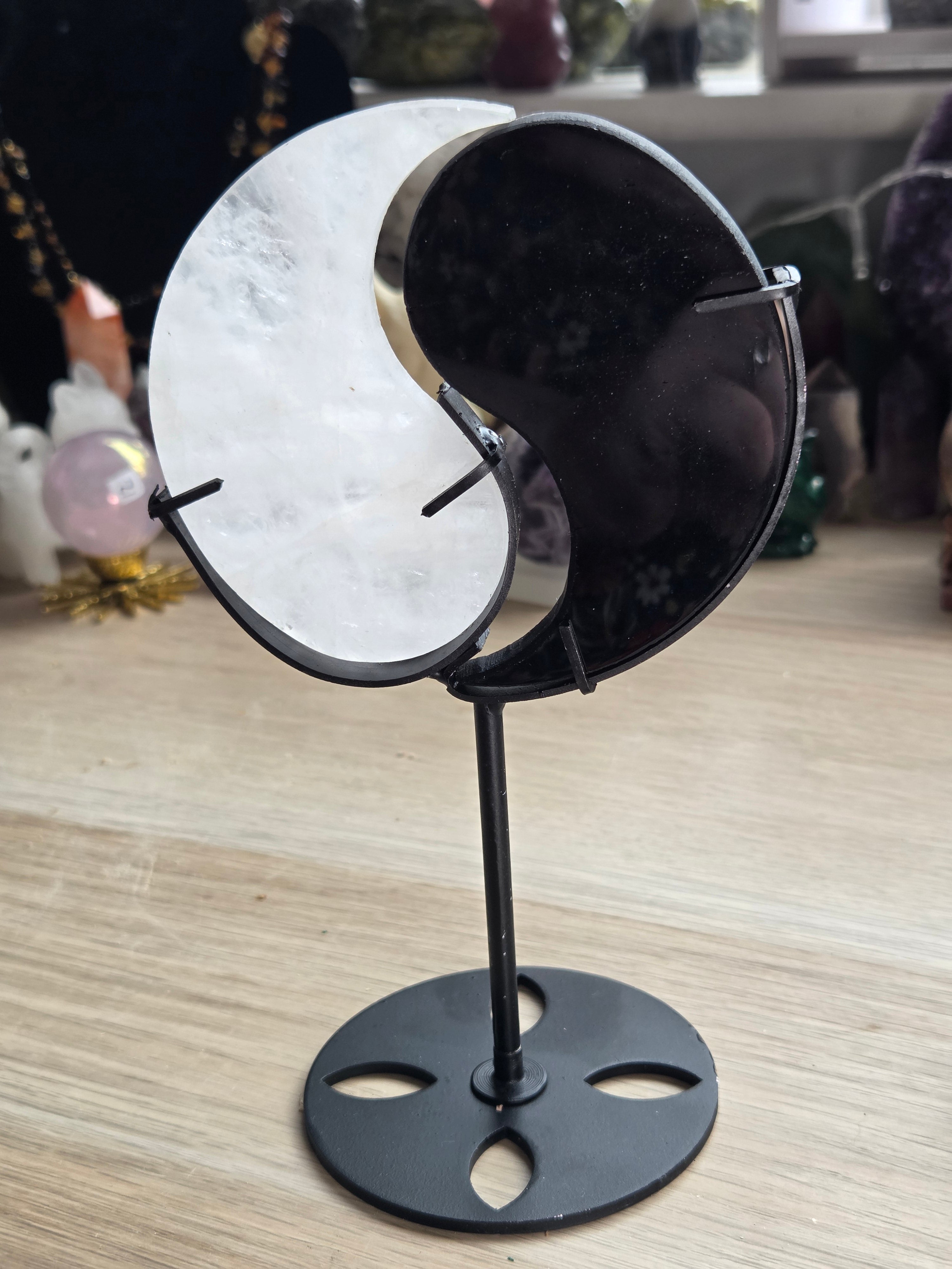 Ying and yang crystal with Stand