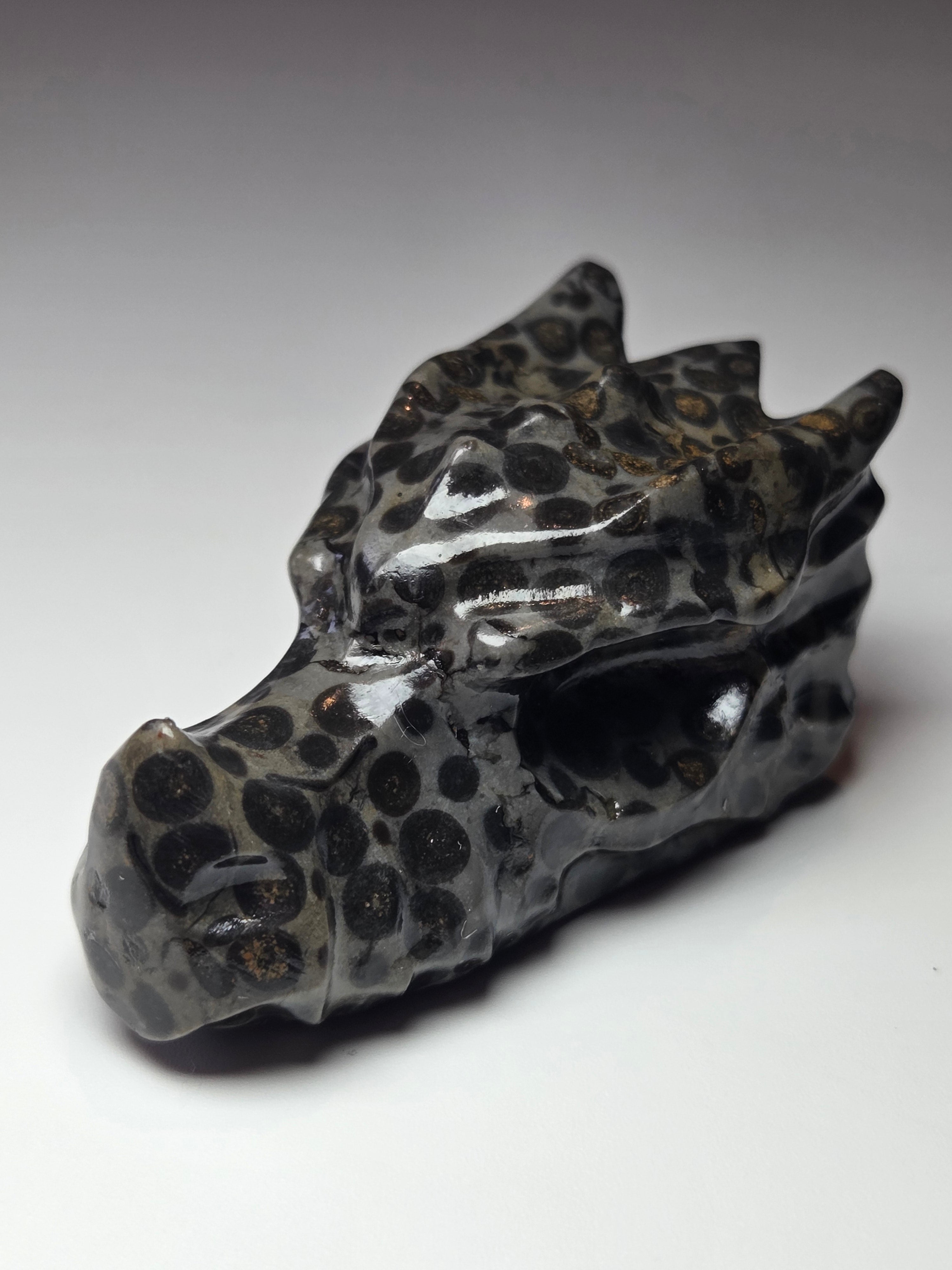 Jasper crystal dragon head carving