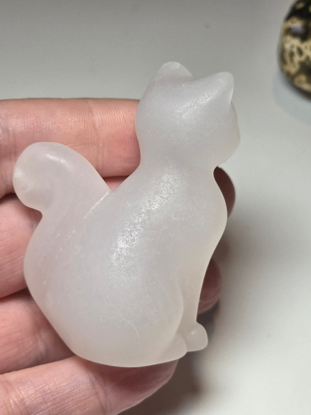 Afgan jade crystal cat carving