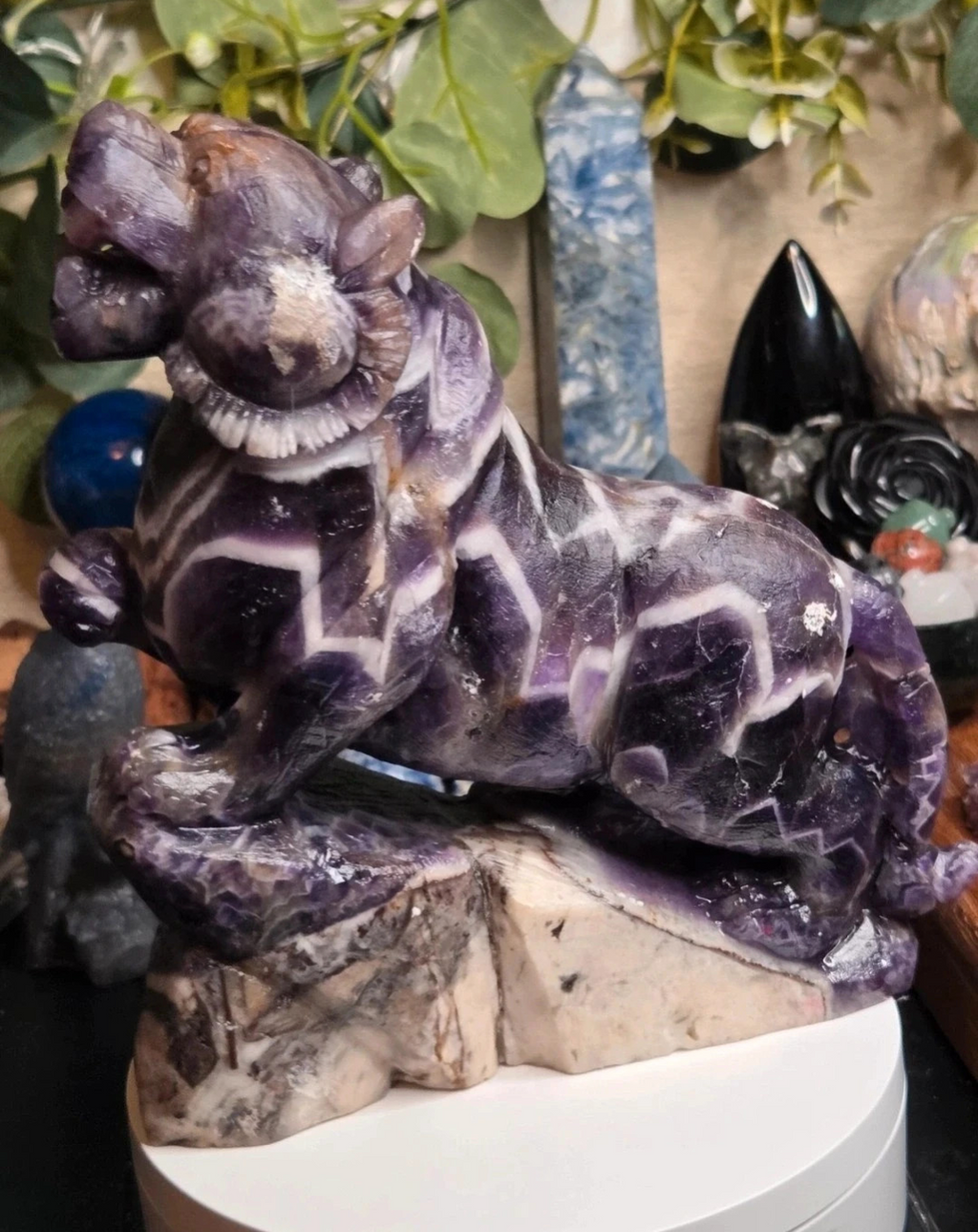 Dream Amethyst crystal tiger carving