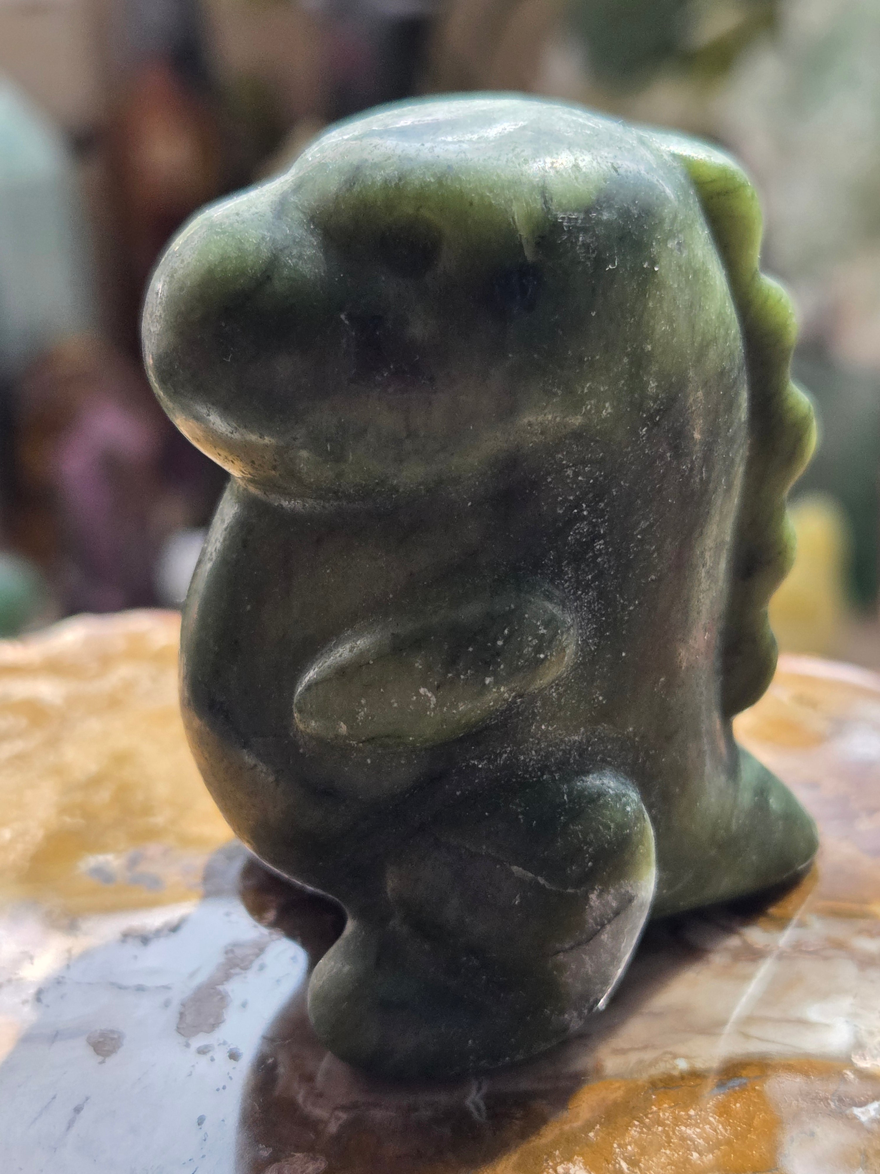 Green jade crystal Dinosaur carving