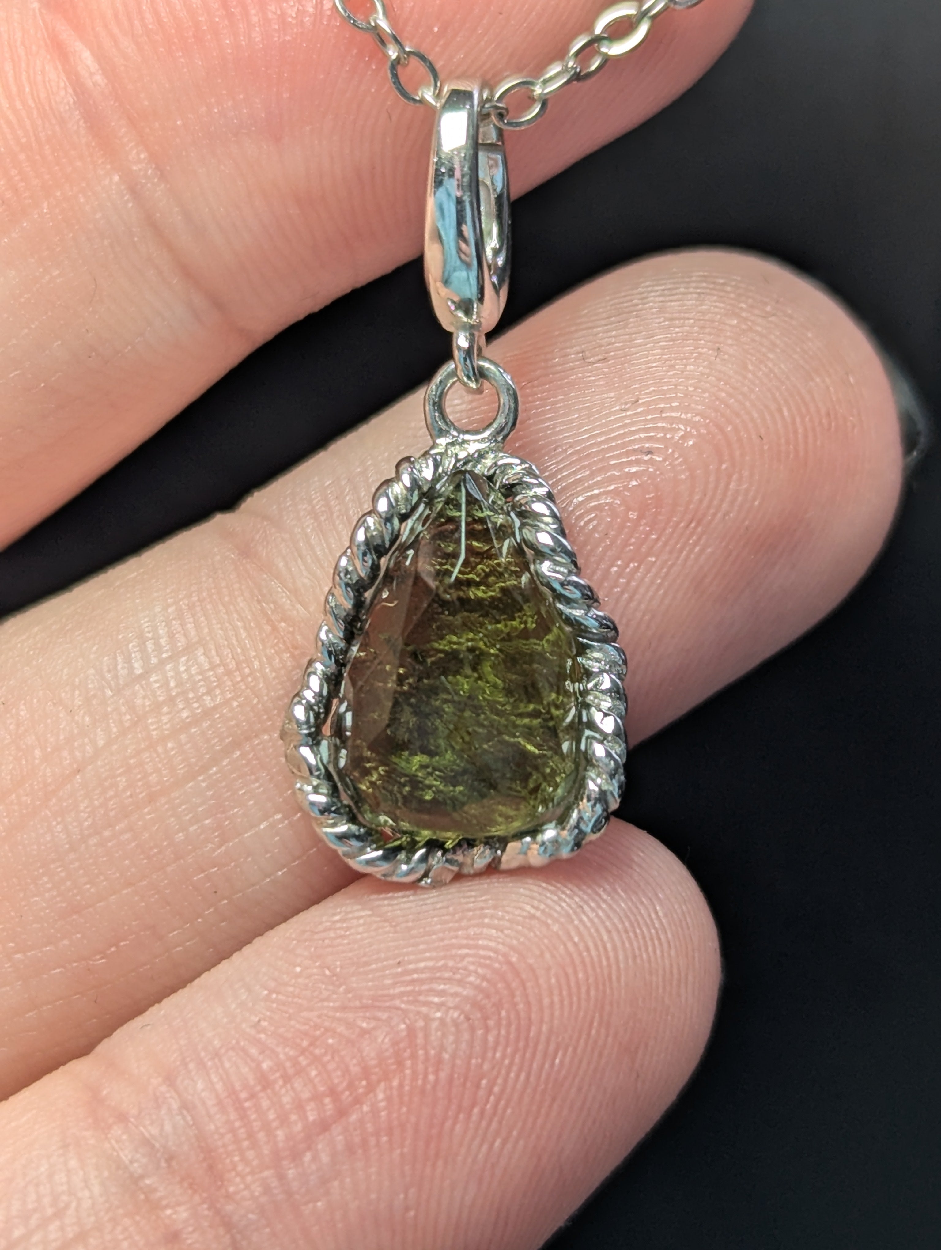 Moldivite silver necklace 2.26g