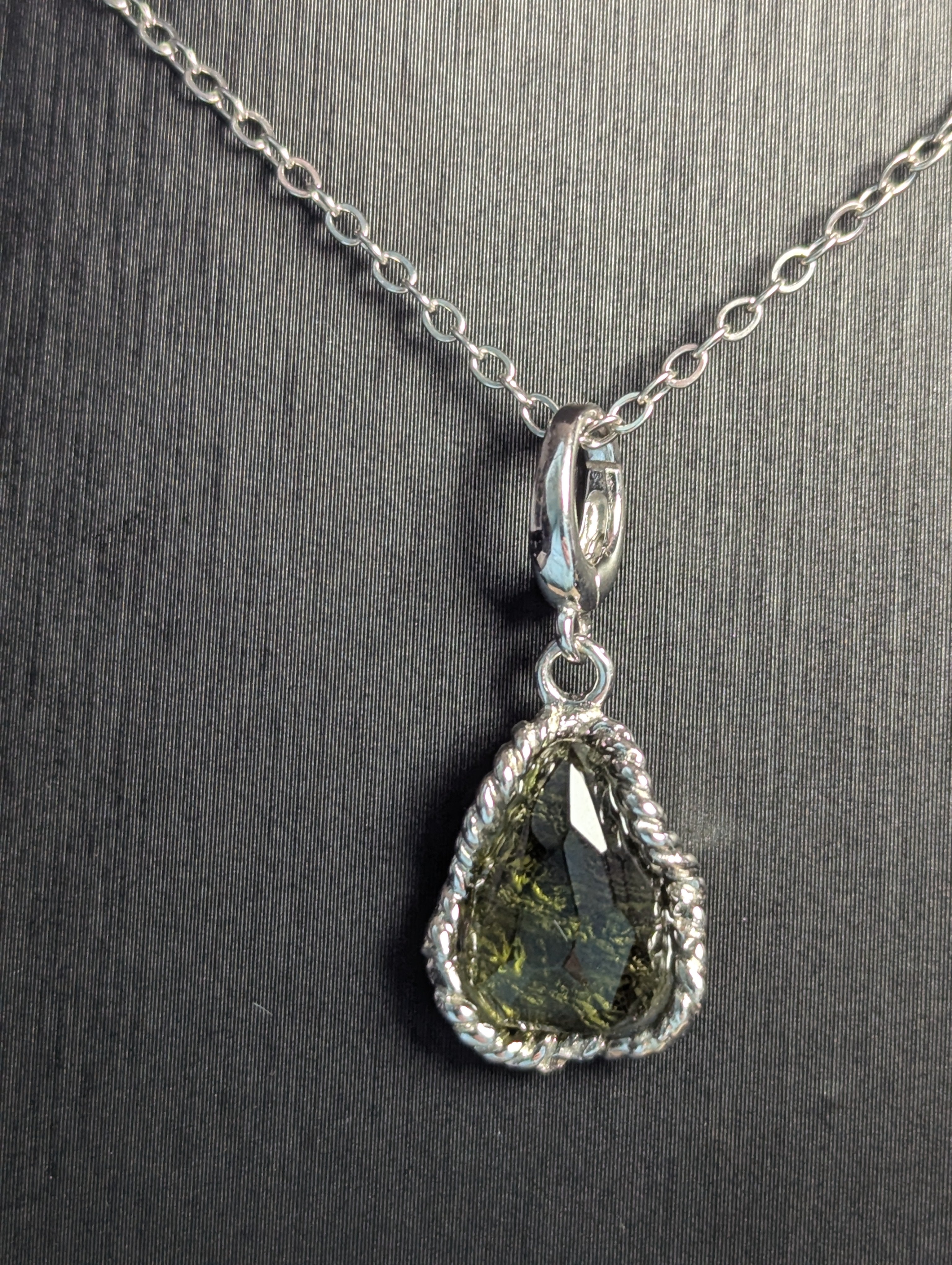 Moldivite silver necklace 2.26g