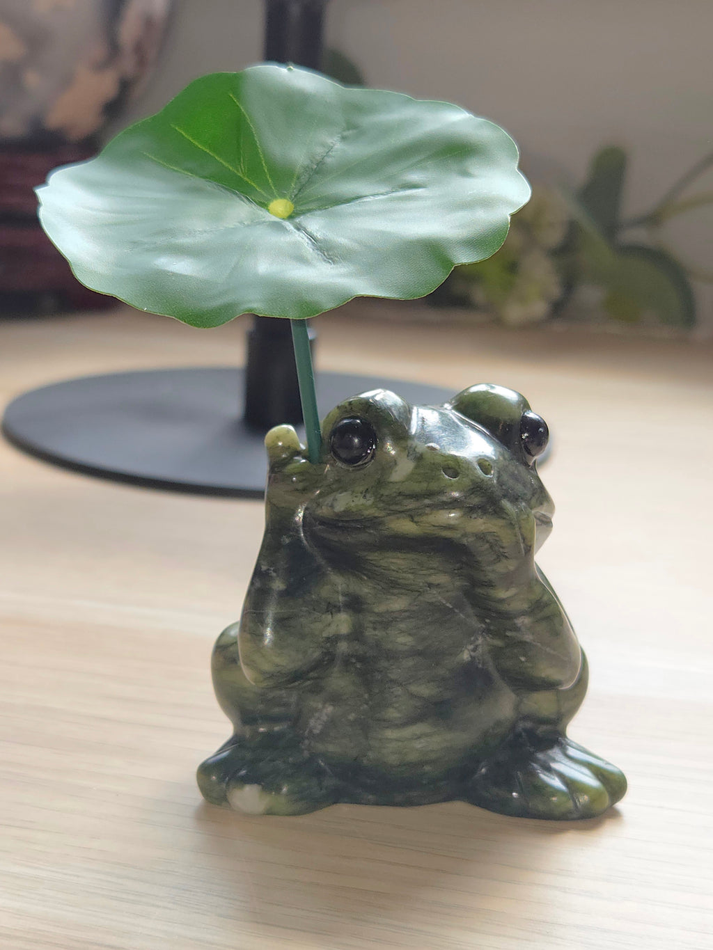 Green jade crystal Frog carving