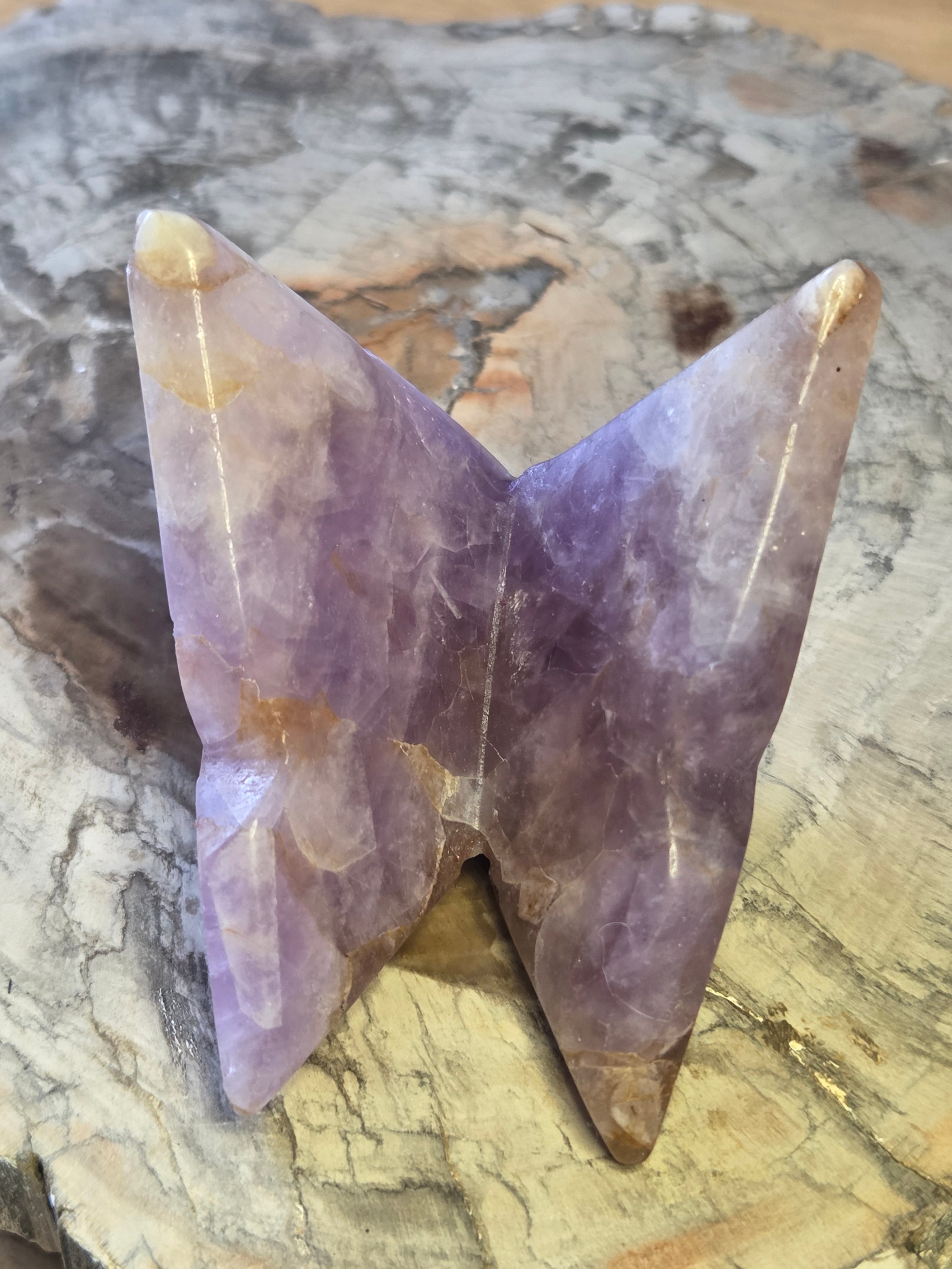 Amethyst 3d butterfly carving