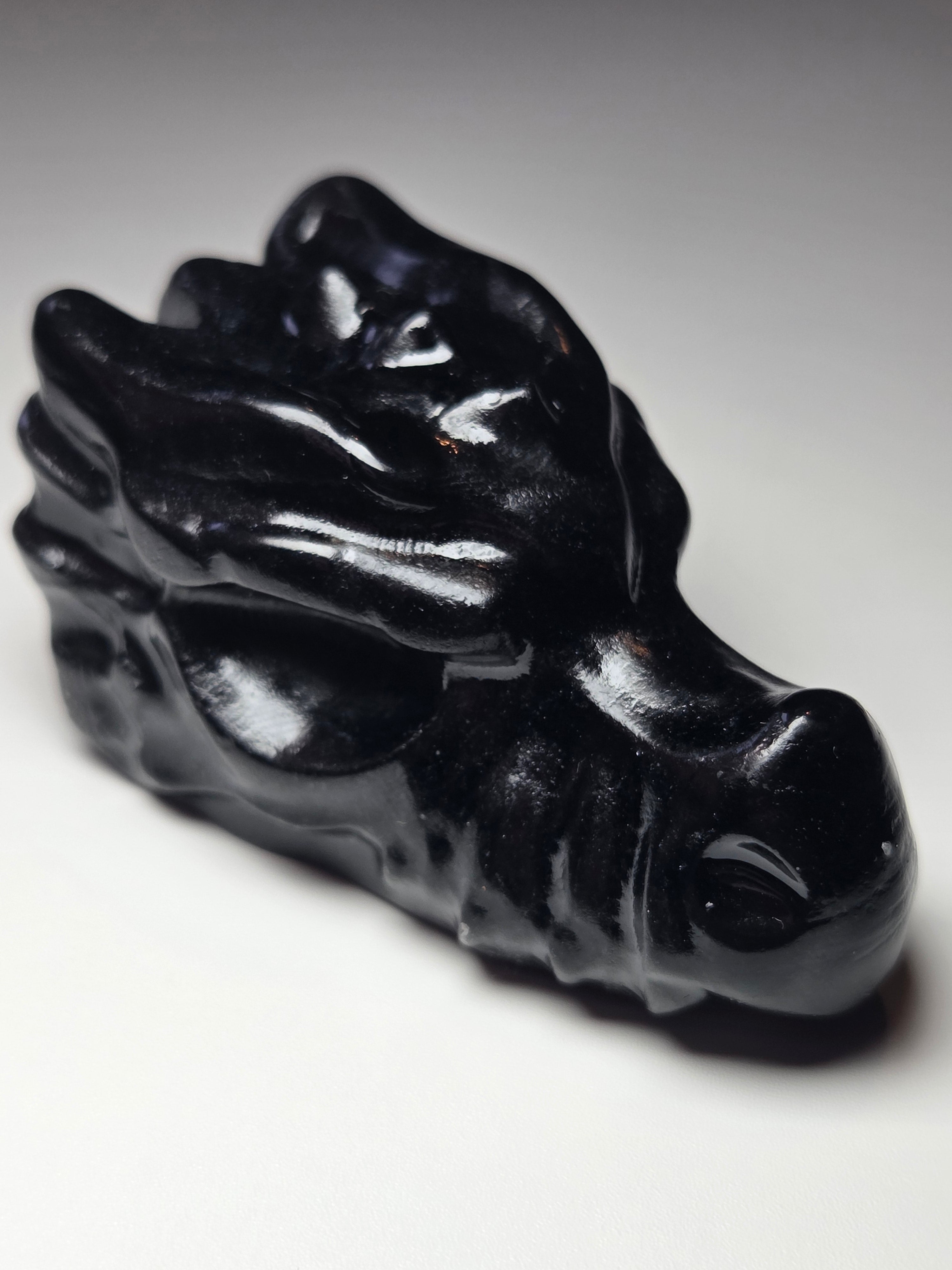 Black jade crystal dragon head carving