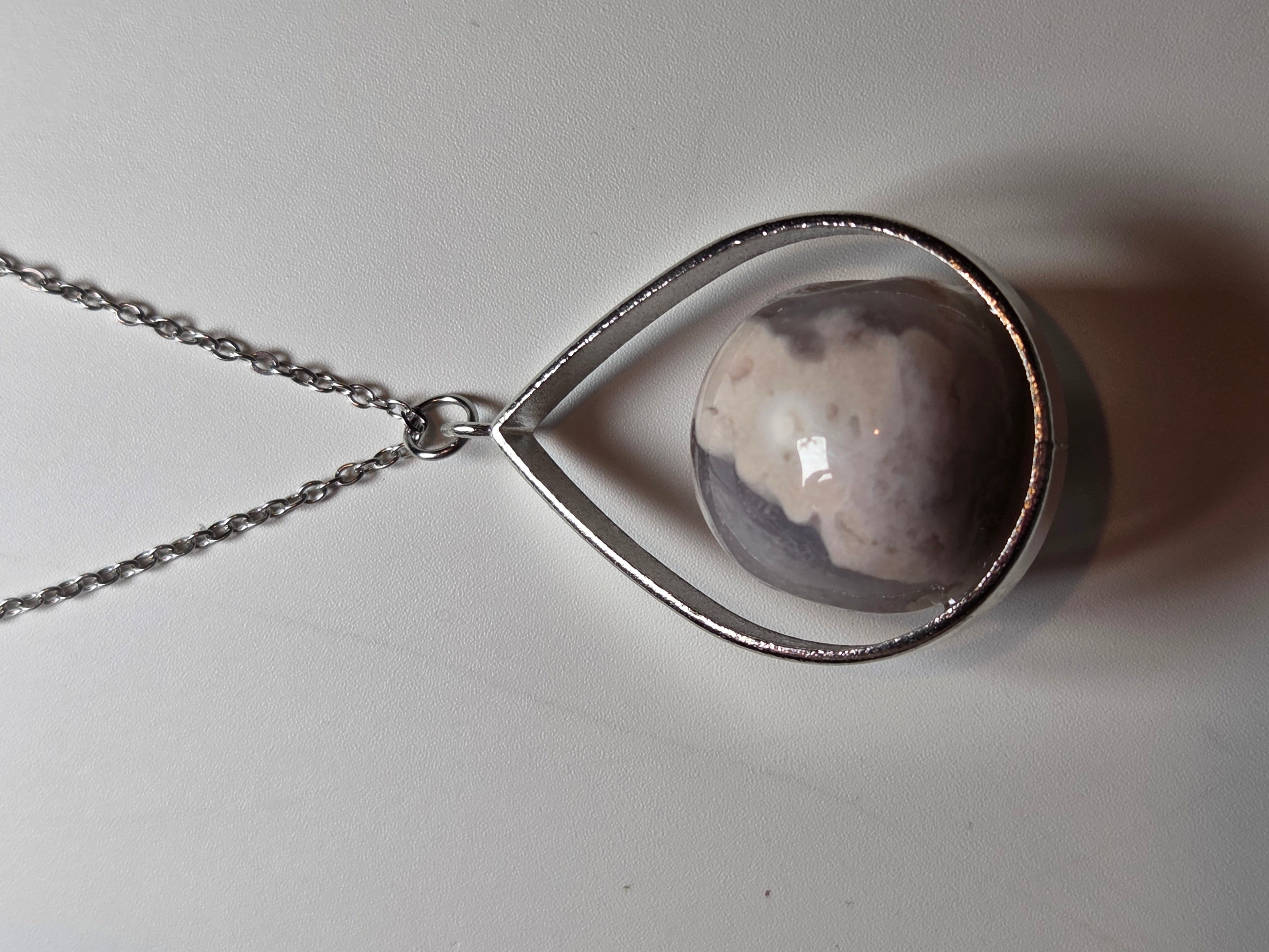 Flower agate crystal handmade necklace