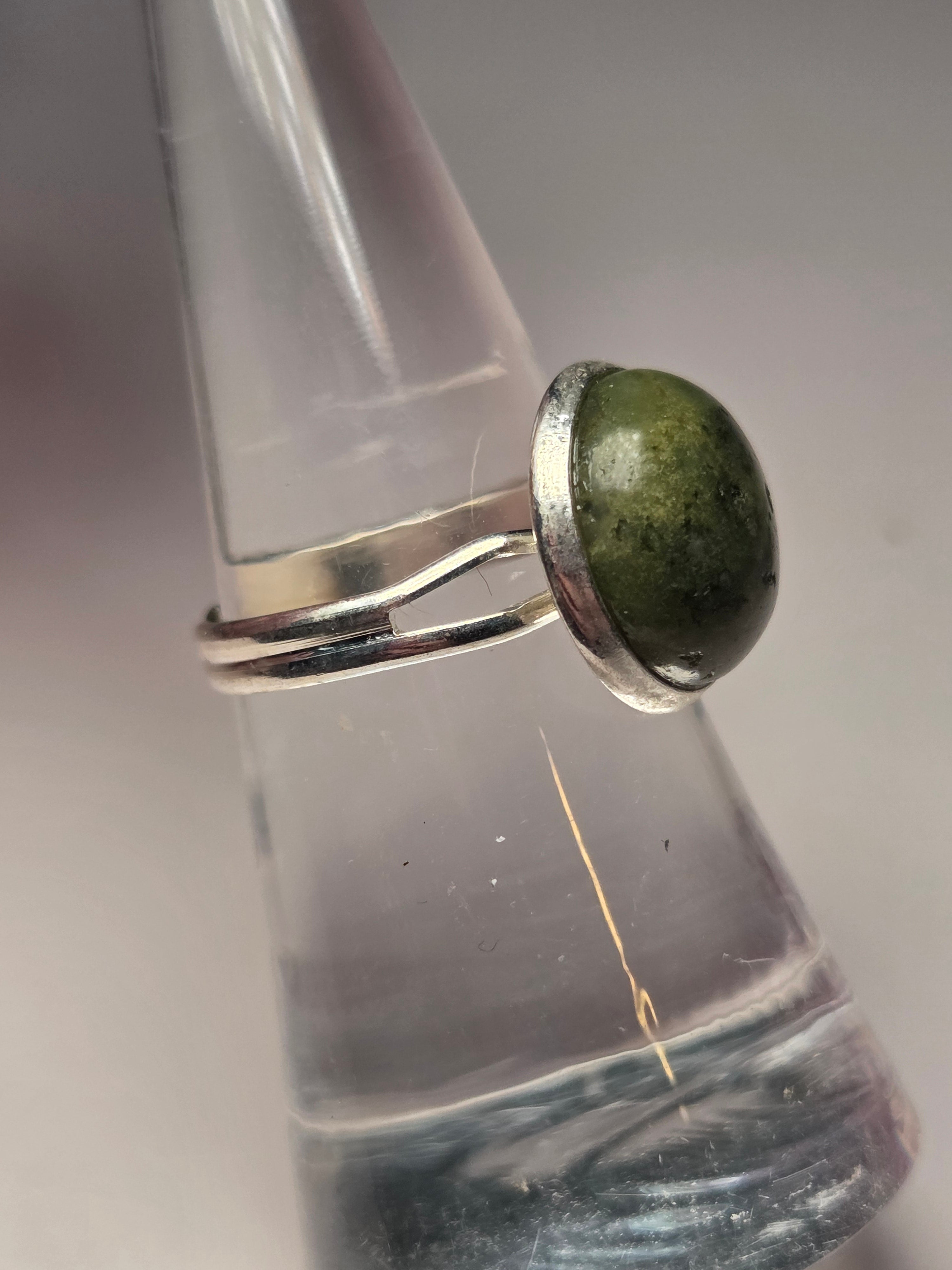 Green jade crystal adjustable ring stainless steel