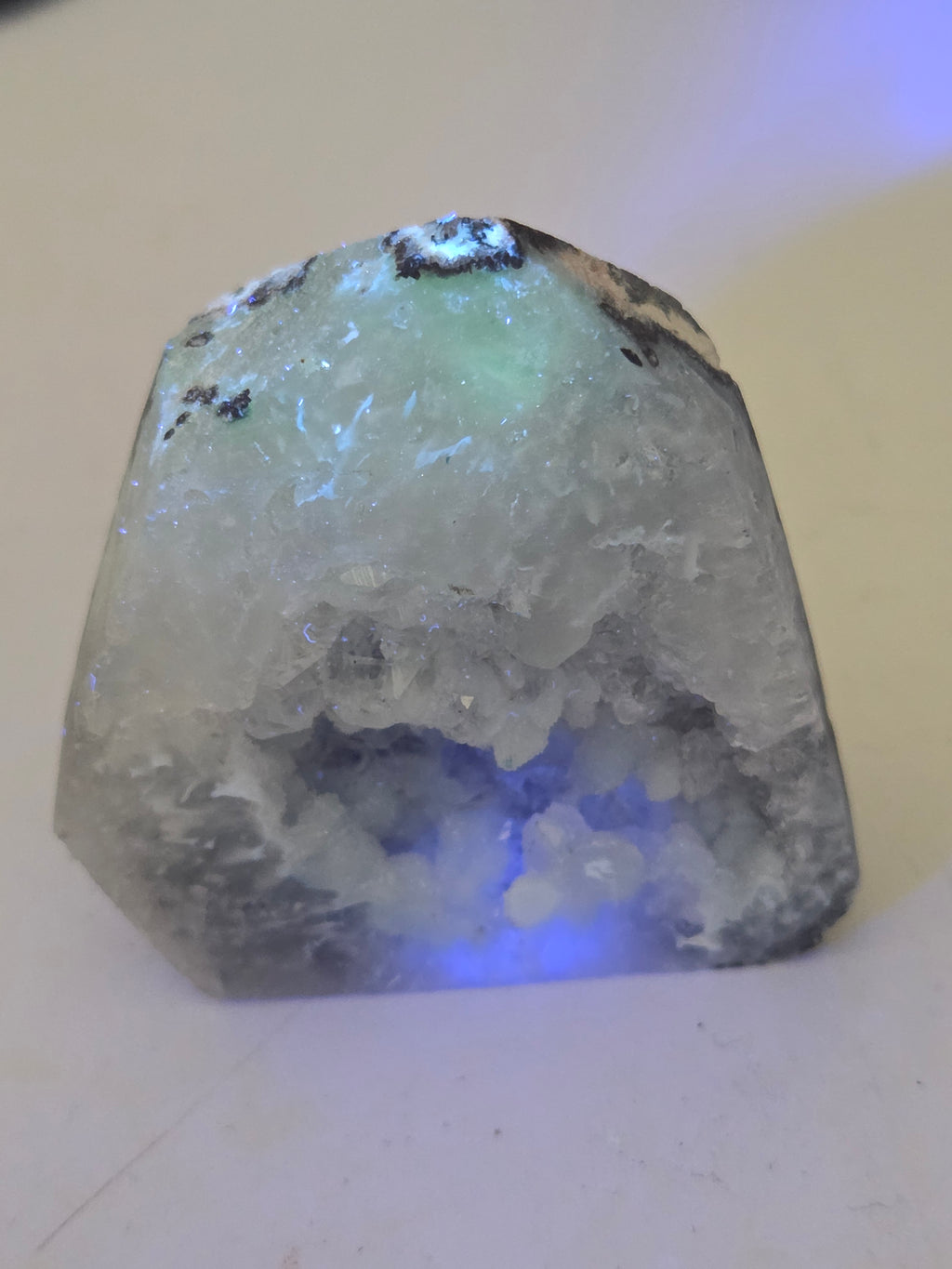 Mexican quartz crystal tower with Green uv