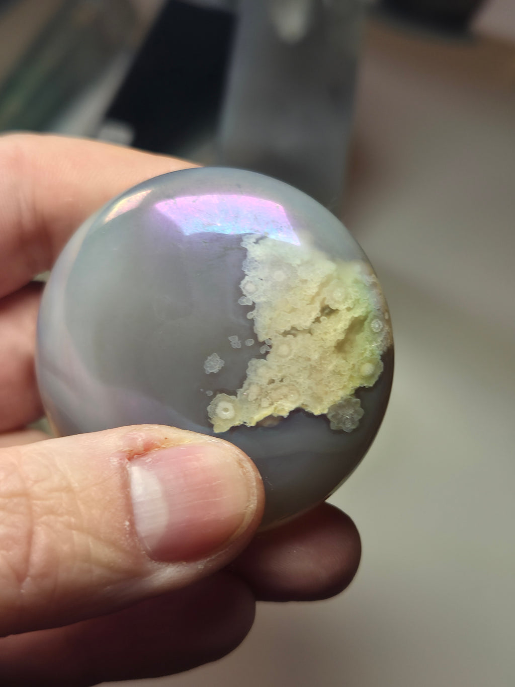 Flower agate  palm stone