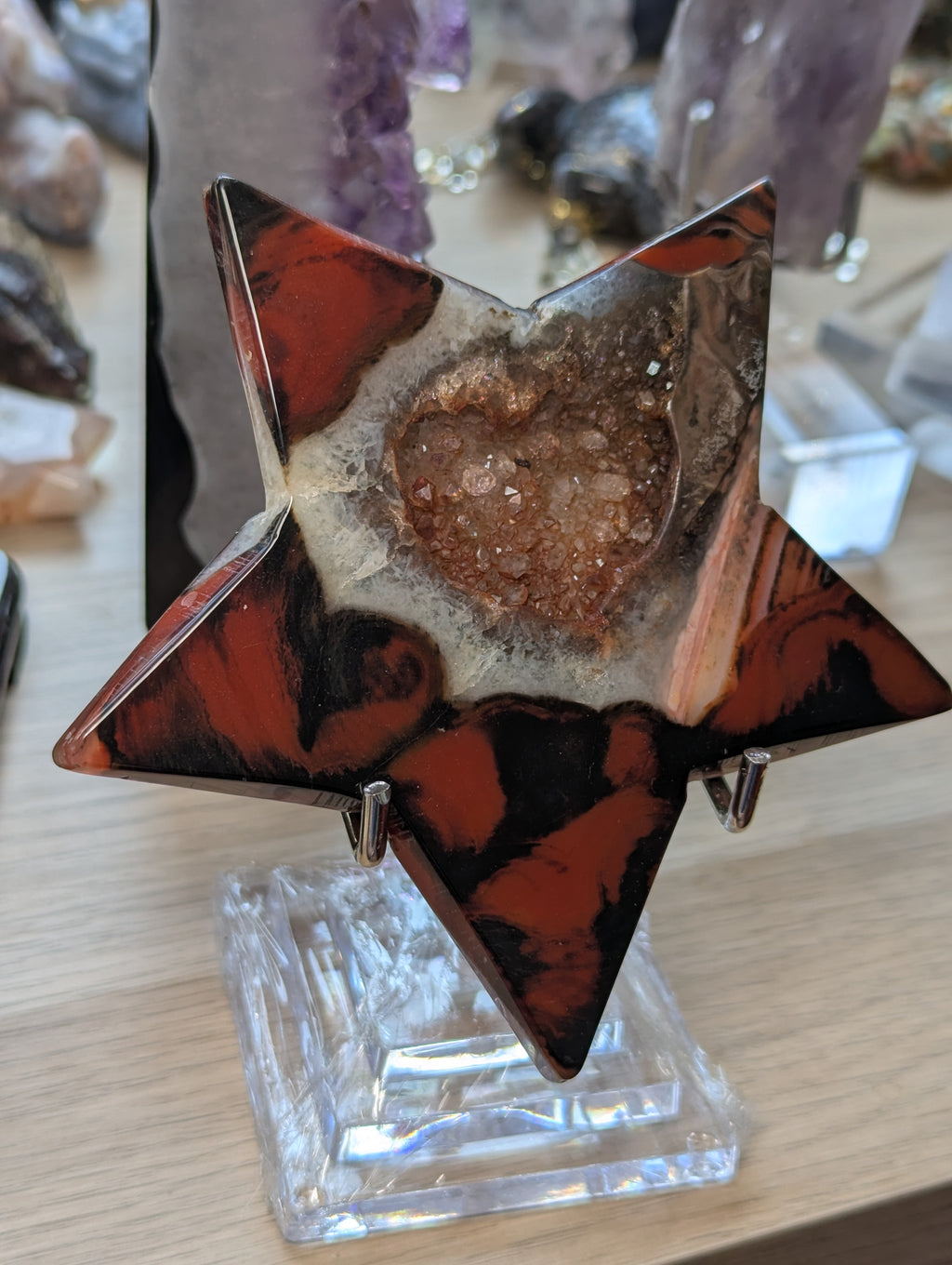Large Sardonyx duzy crystal star carving with stand