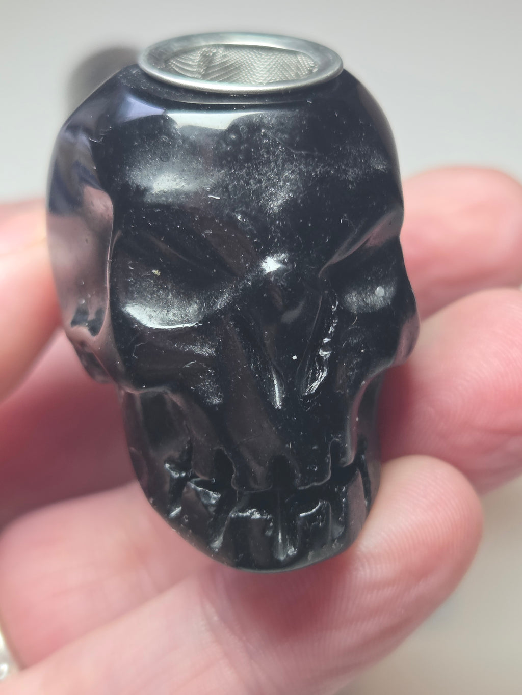 Obsidian crystal skull smoking pipe