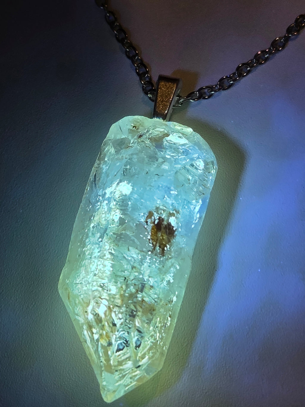Petroleum crystal handmade necklace UV reaction