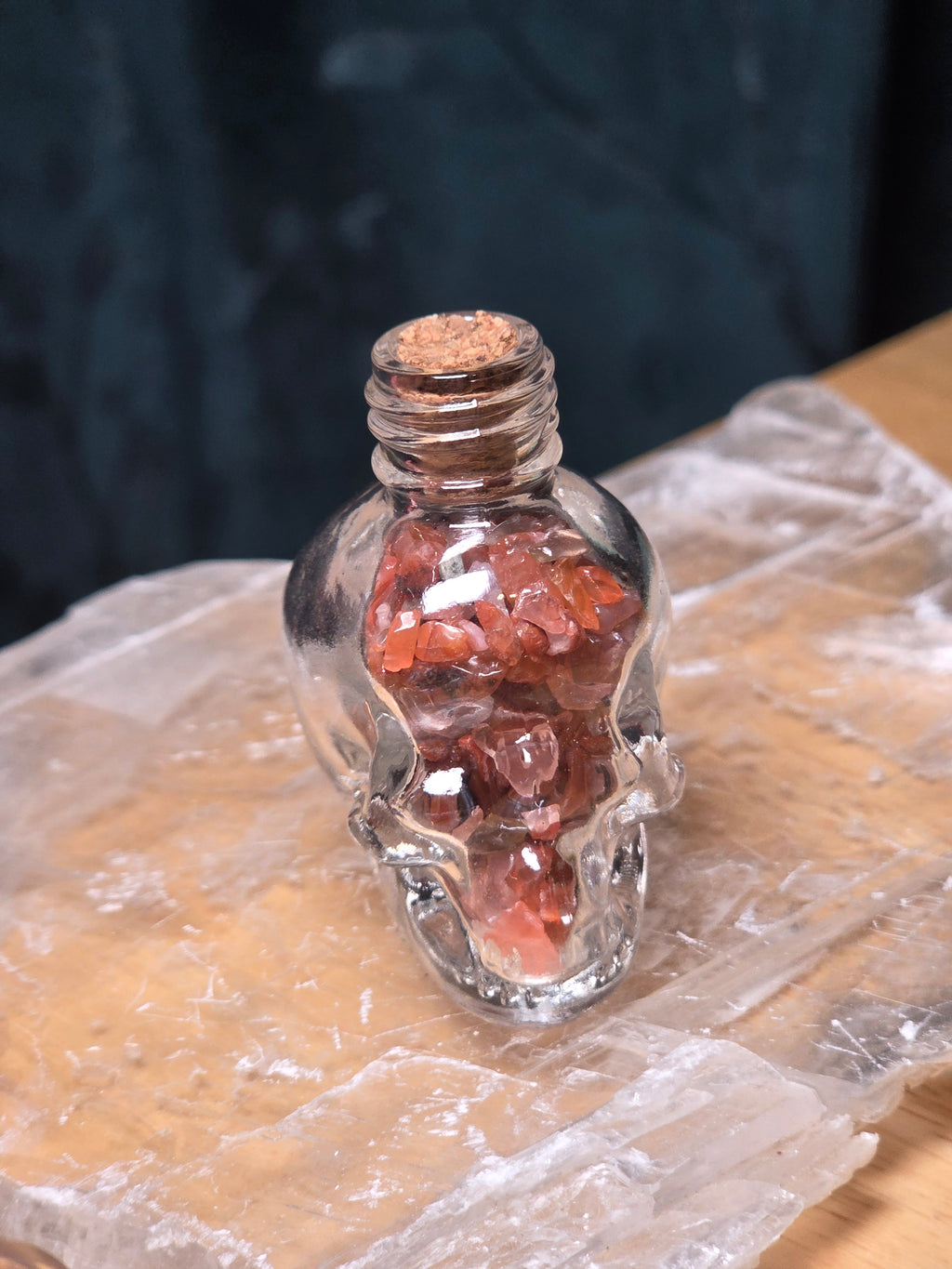 Crystal chips in skull carving
