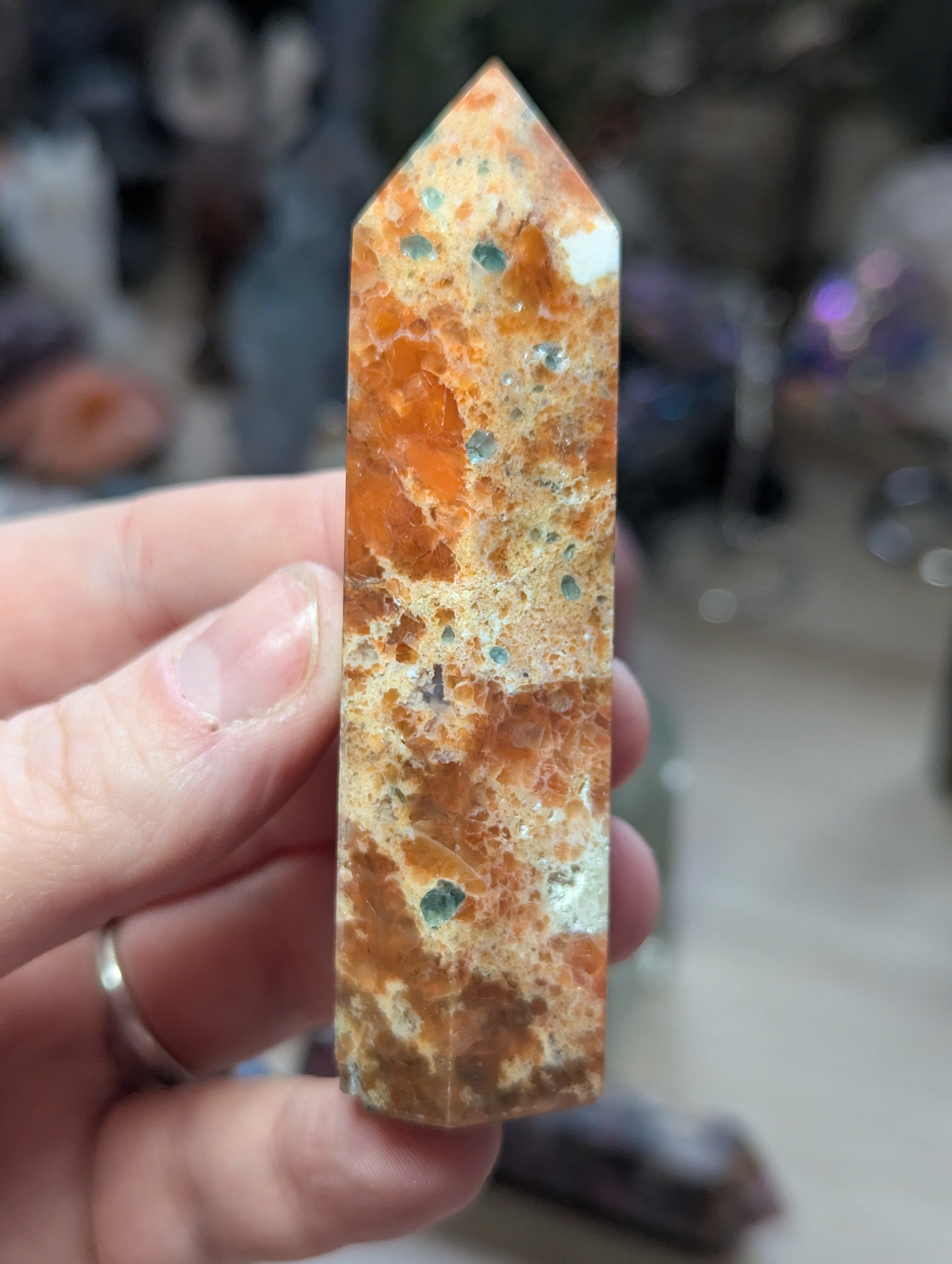 Sunstone with Apatie crystal tower