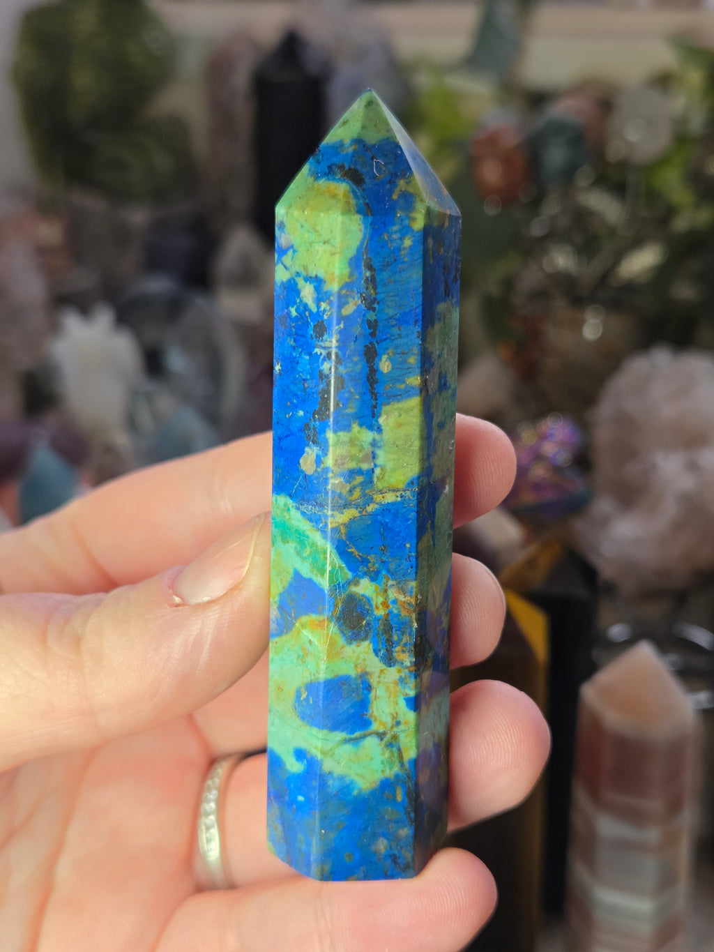 Quanto Quantum crystal tower carving