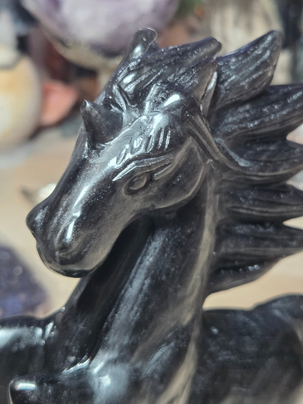 Silver sheen obsidian crystal horse carving