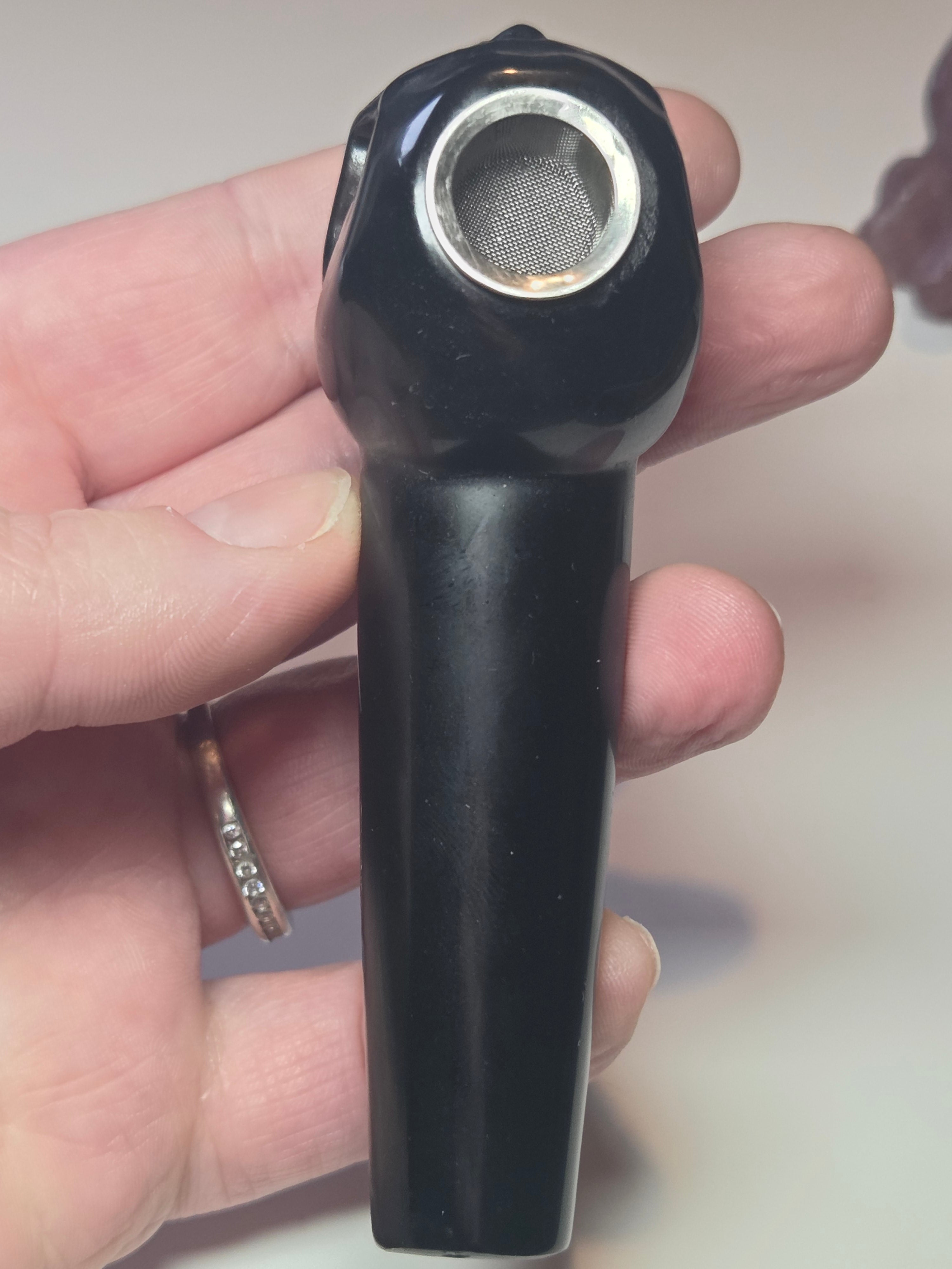 Obsidian crystal skull smoking pipe