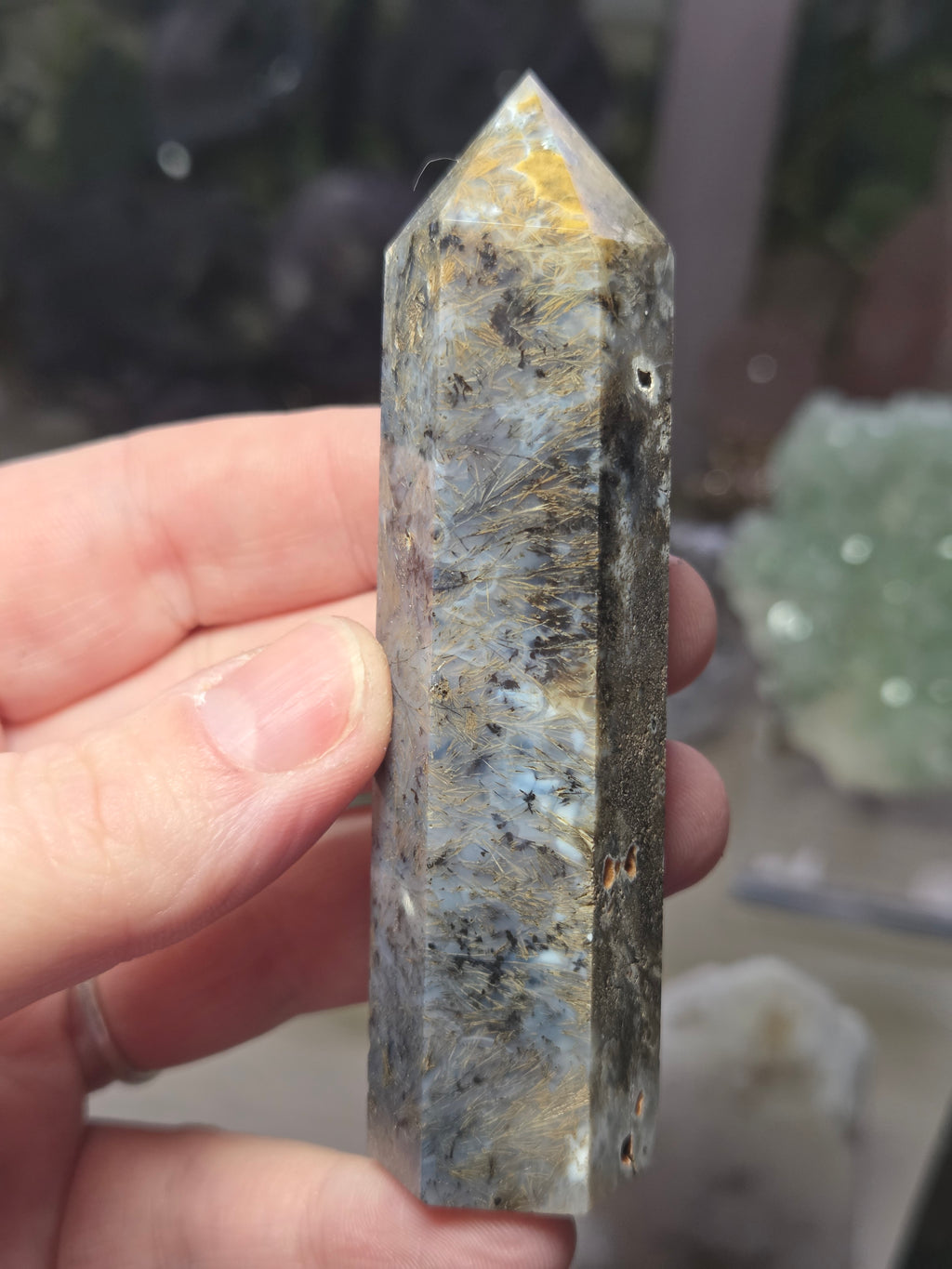 Rutile in quartz crystal tower