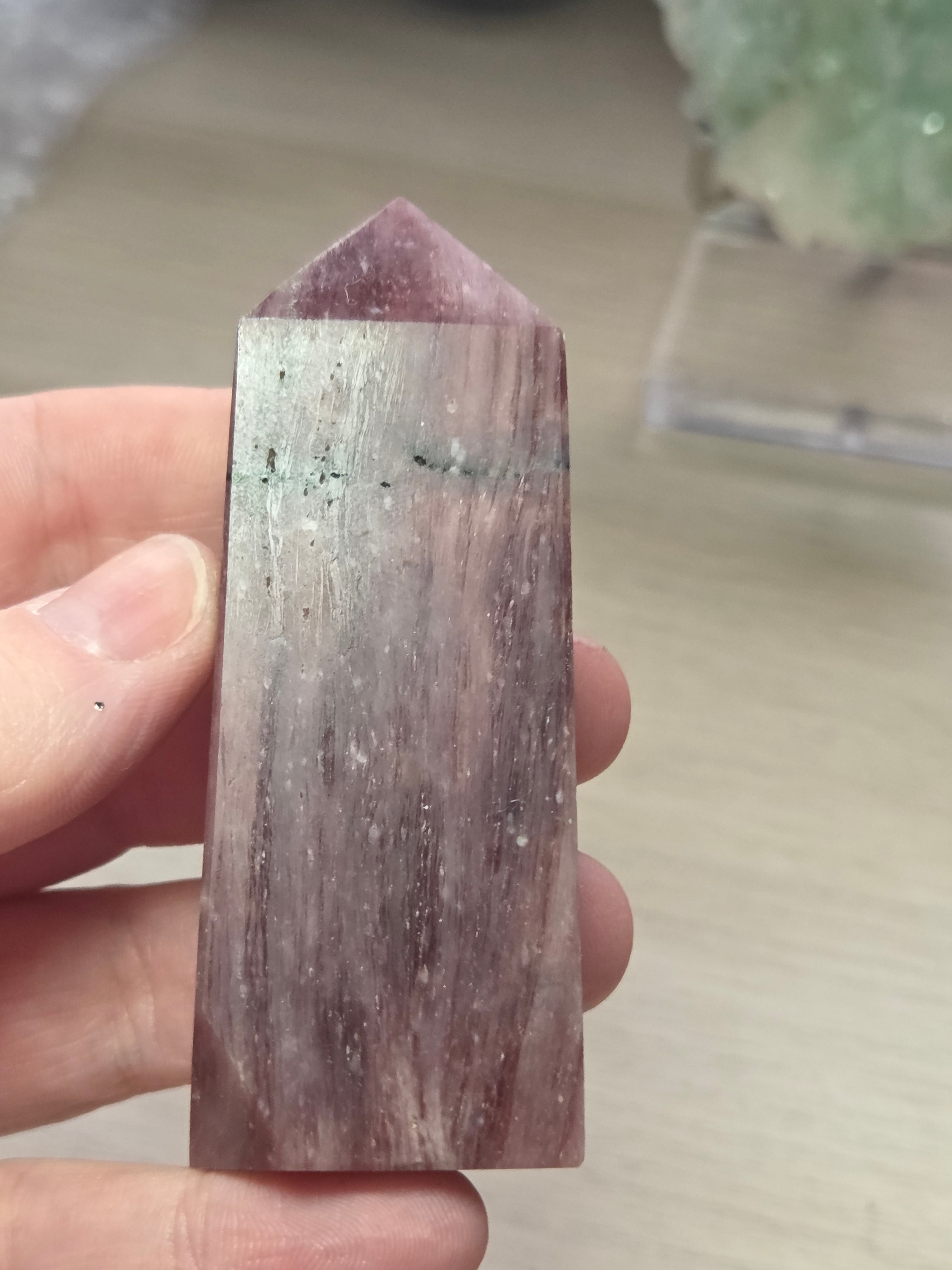 Red mica crystal tower carving