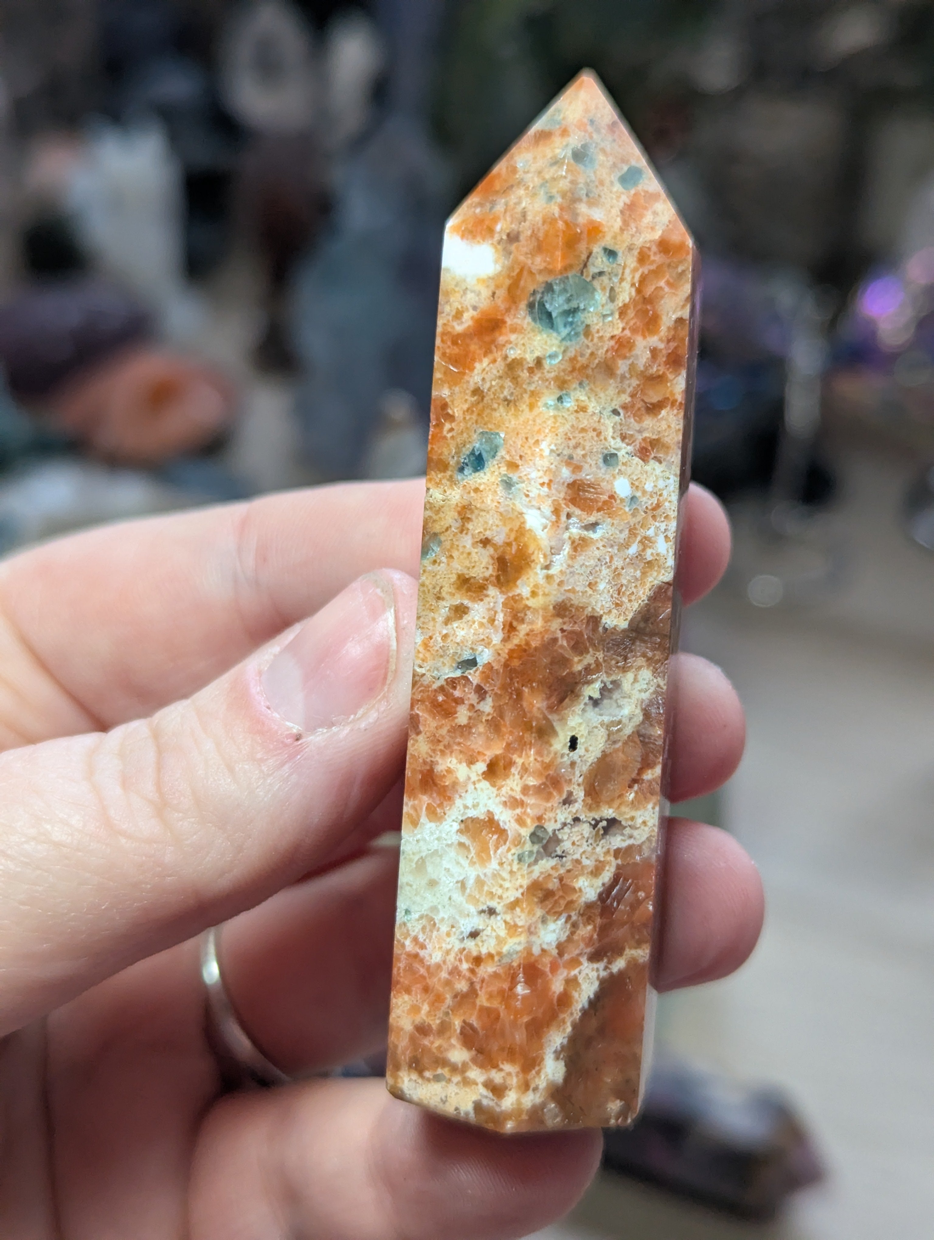 Sunstone with Apatie crystal tower
