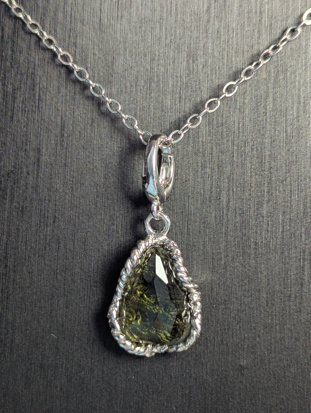 Moldivite silver necklace 2.26g