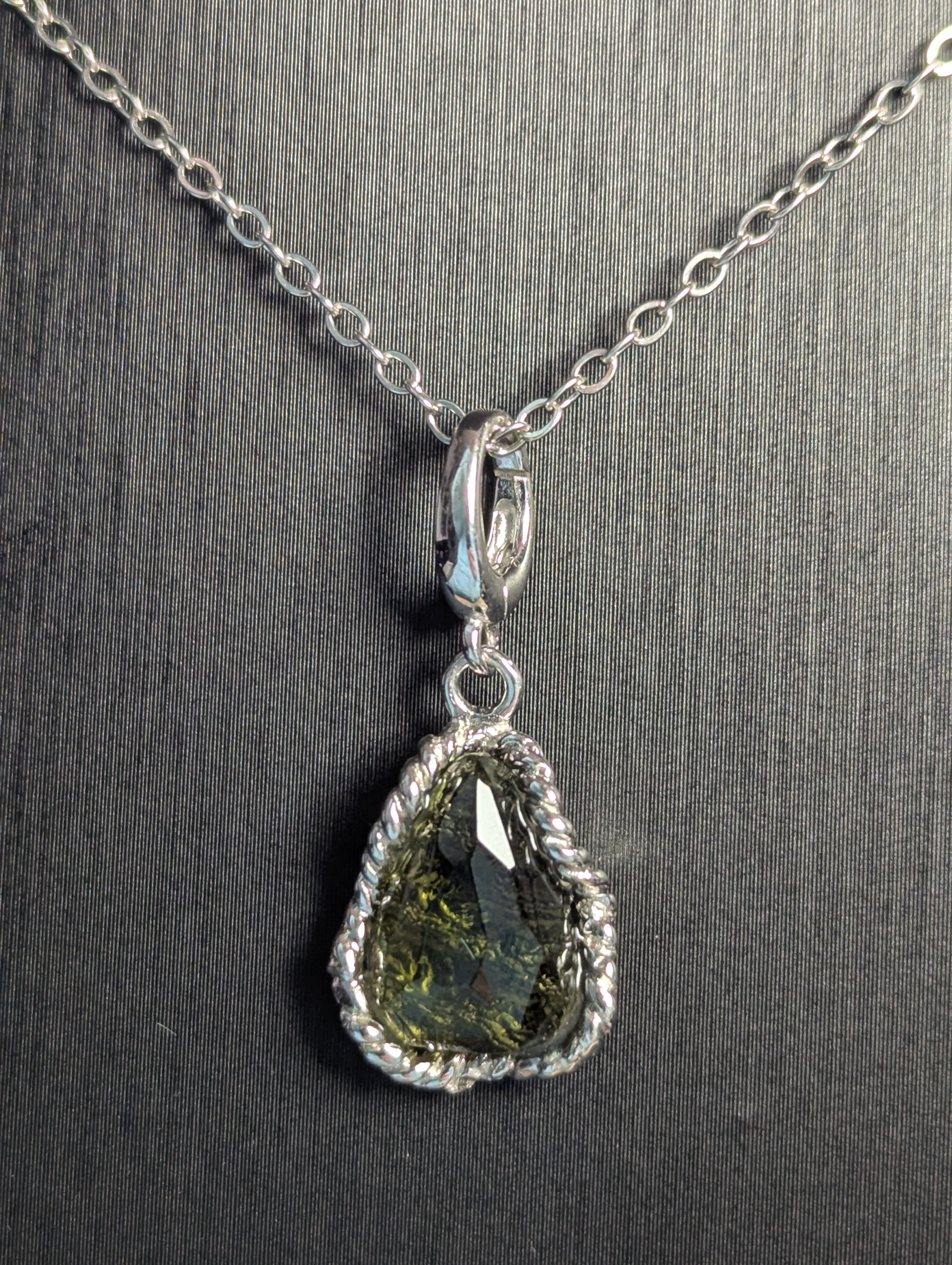 Moldivite silver necklace 2.26g