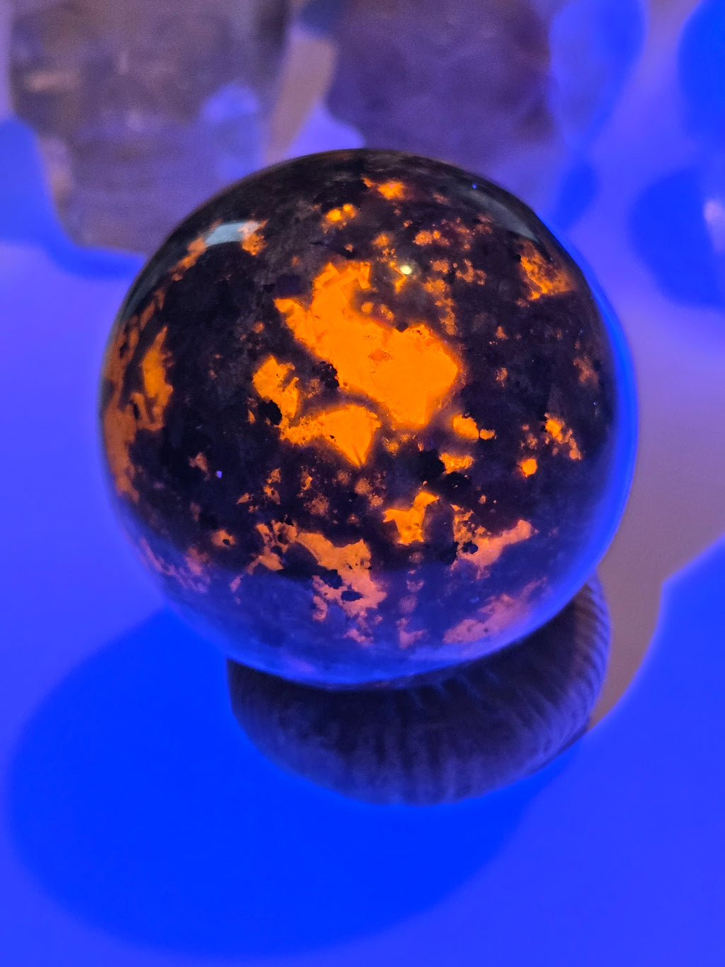 Yooperlite crystal sphere carving with UV and stand