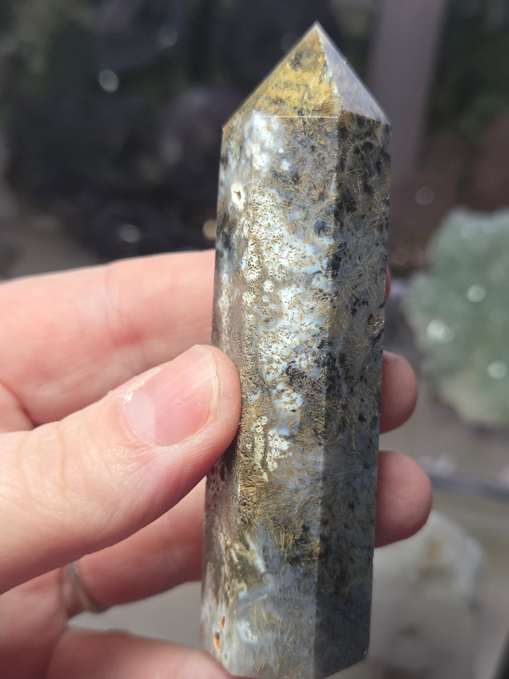 Rutile in quartz crystal tower