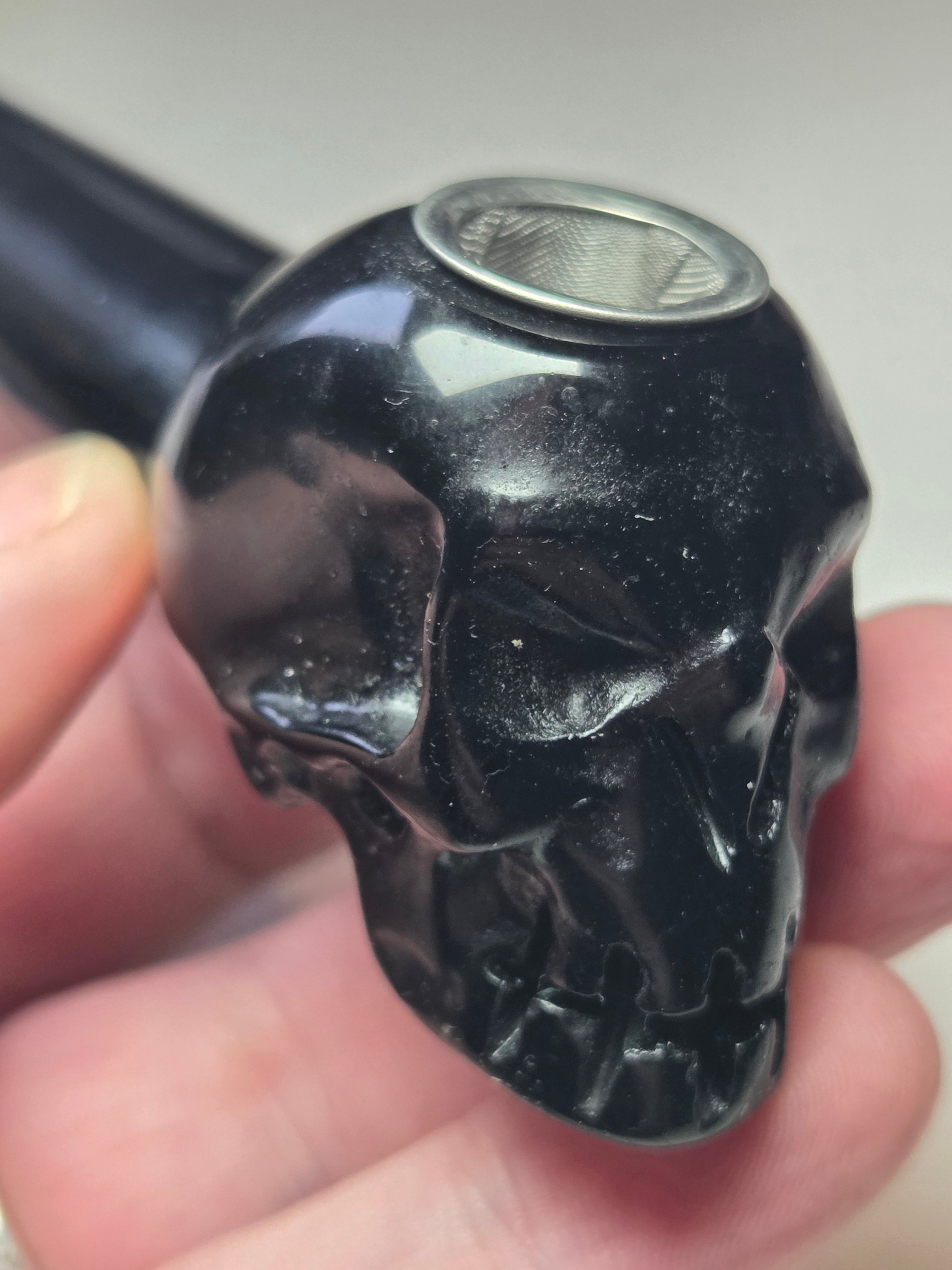 Obsidian crystal skull smoking pipe