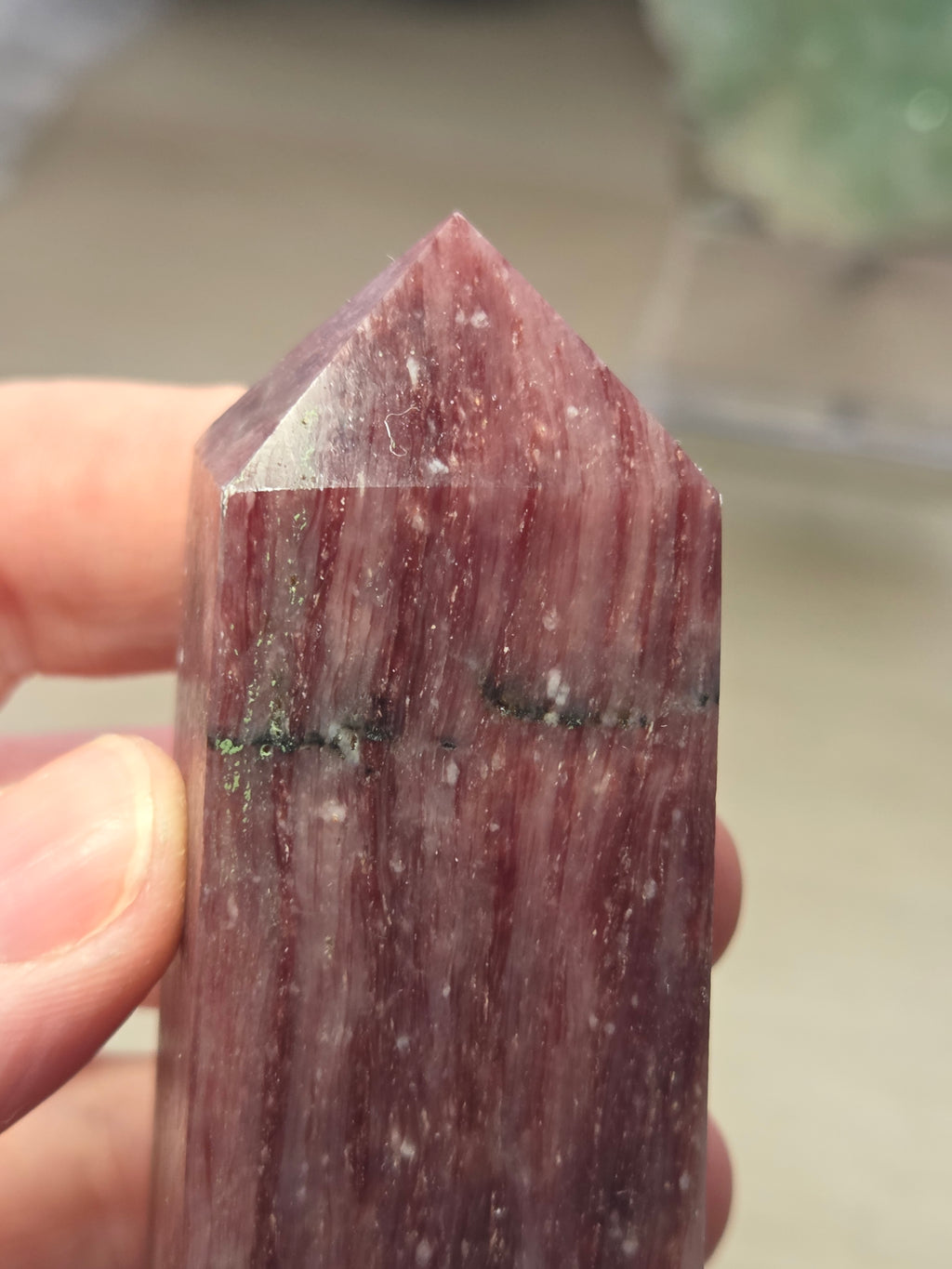 Red mica crystal tower carving