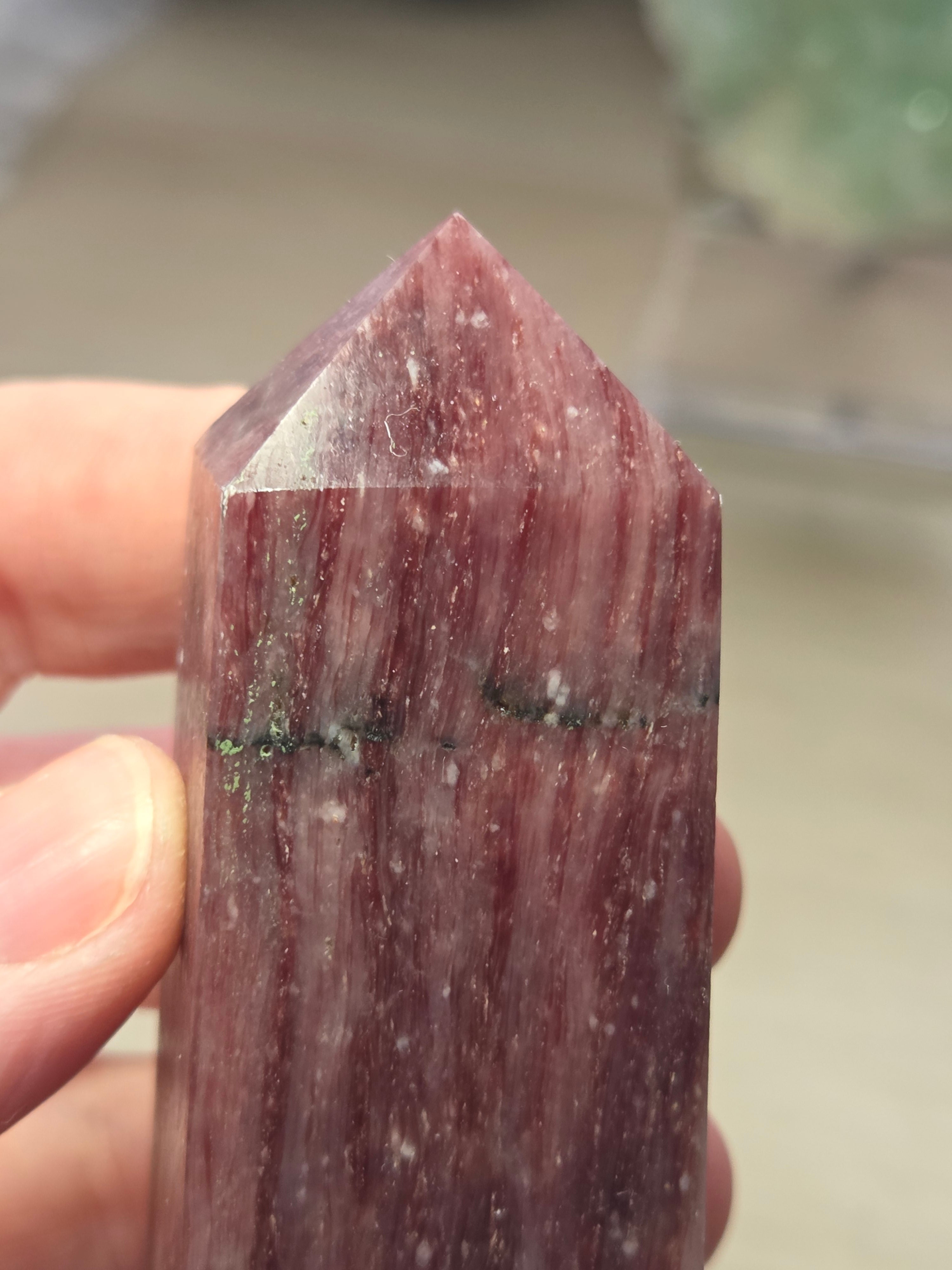 Red mica crystal tower carving