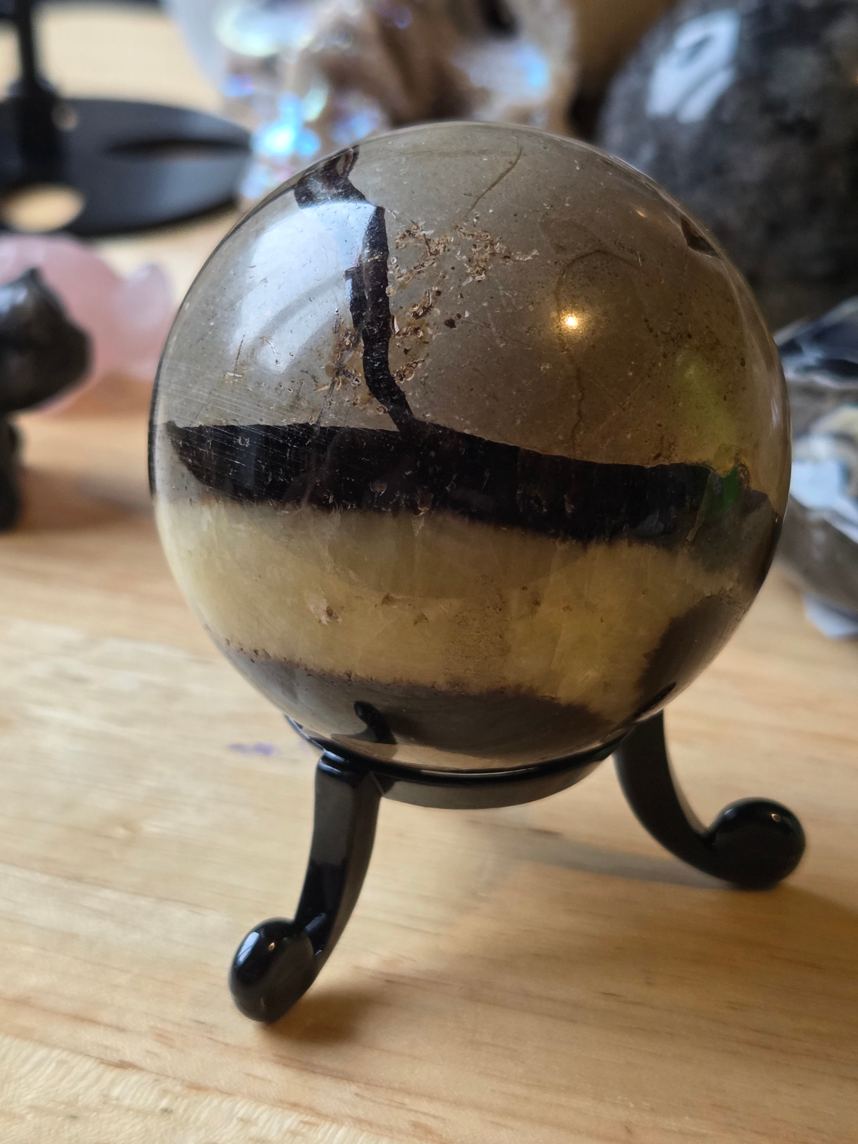 New Crystal sphere UV reactive